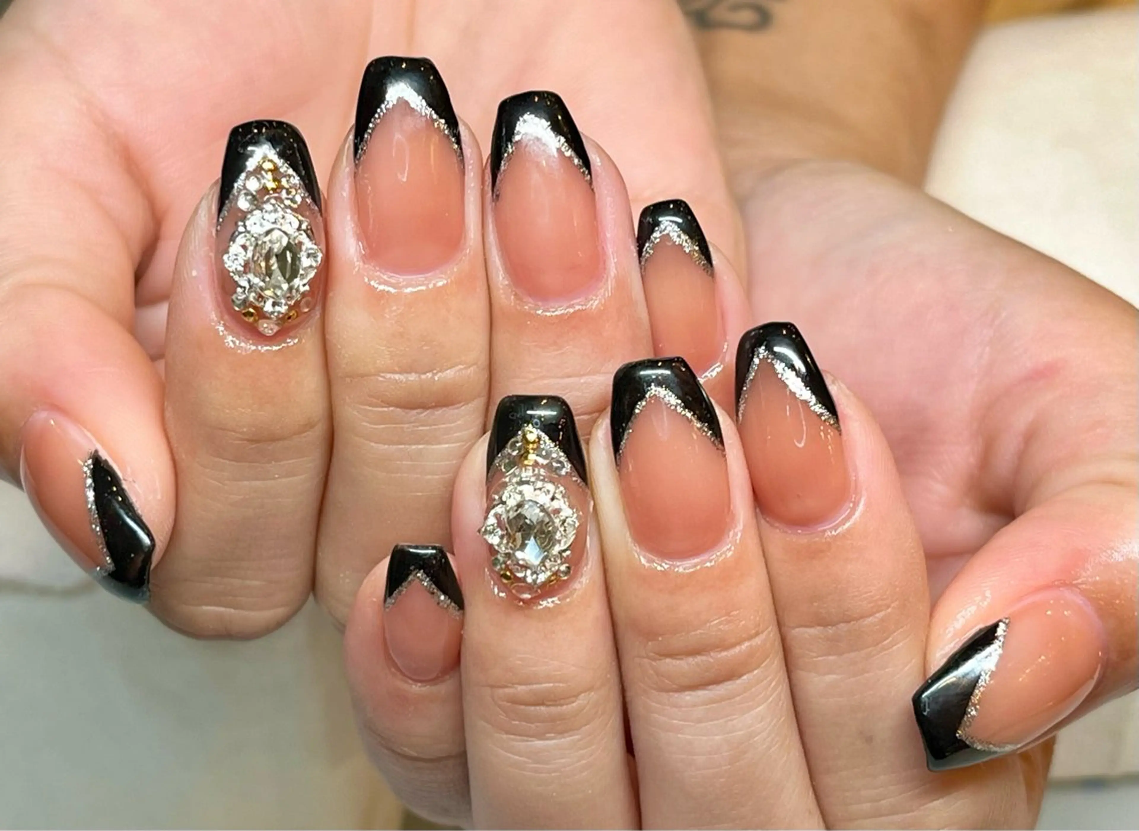 ネイル アートネイル オフィスネイル ワンカラーネイル ショートネイル ネイルサロン　リリーブランシュ所属・森 瑞紀のネイルデザイン