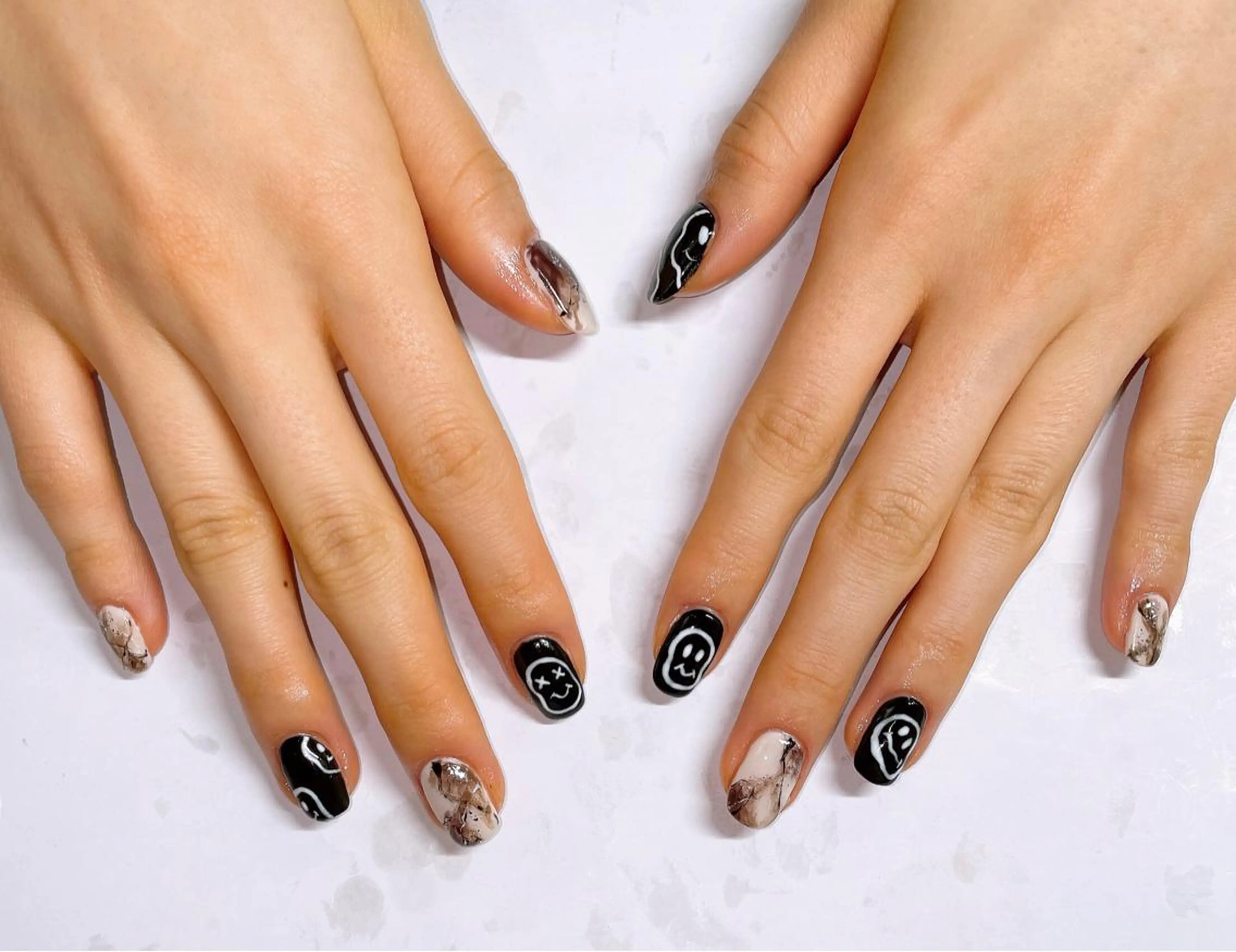 ネイル ハンドネイル VIERU 🌈🎀💖のネイルデザイン