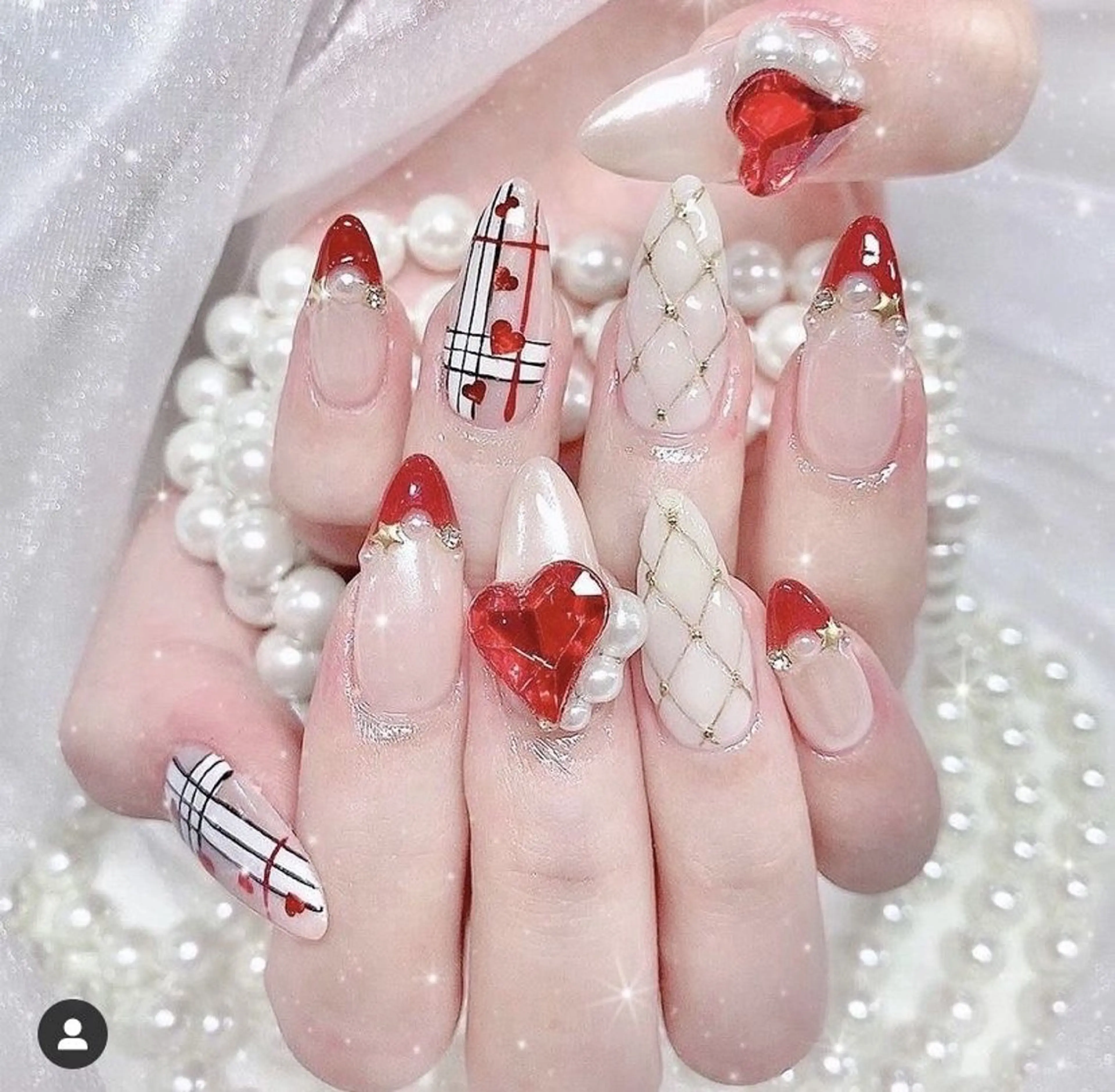 ネイル マグネットネイル ピンク ネイルチップ 冬ネイル Lee Nailsのネイルデザイン