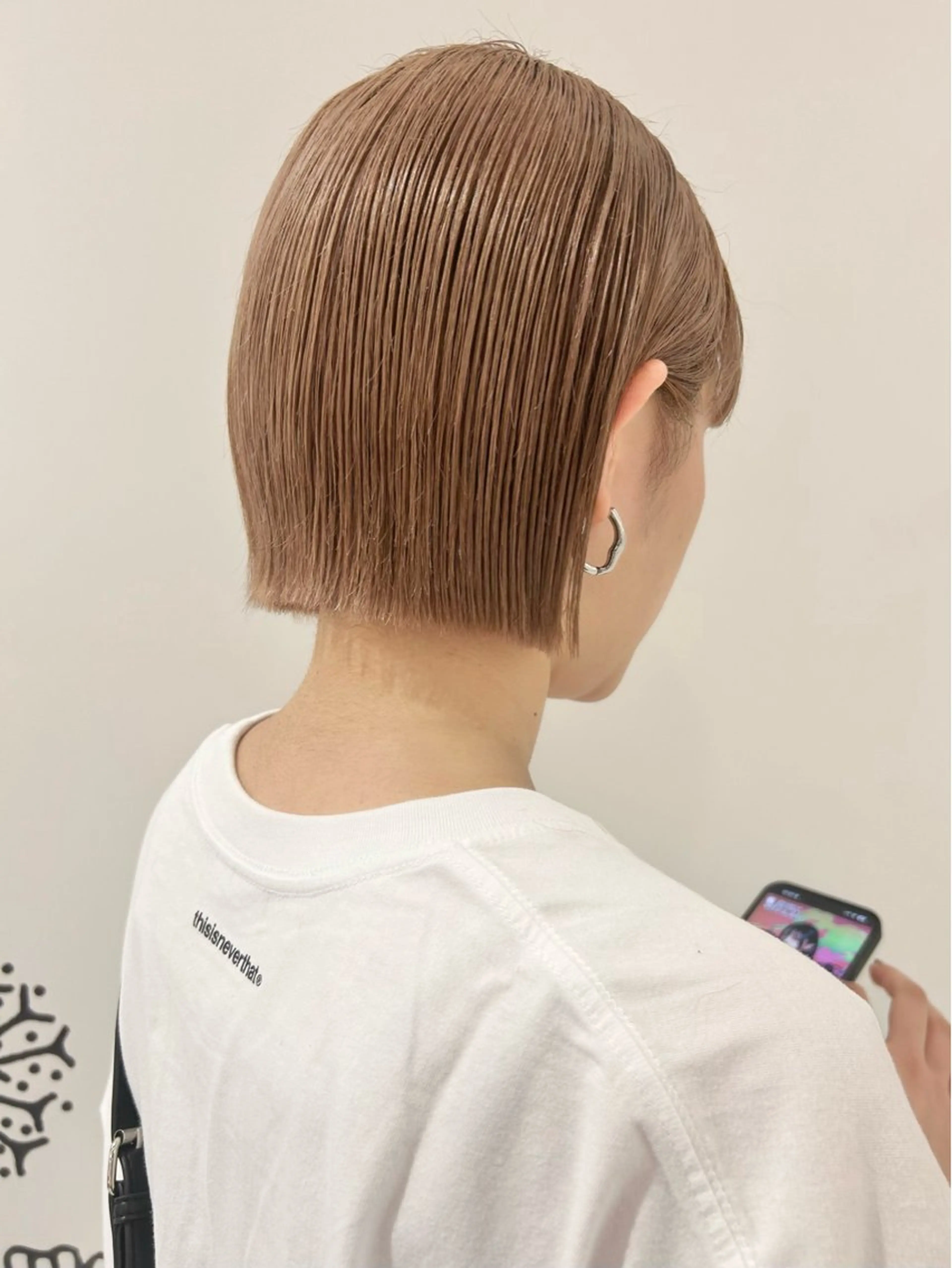ショート カラー ベージュカラー ミルクティーベージュ ピンクカラー ボブ ヘアカラー トリートメント ハイトーン/ブリーチ 似合せカット/パーマのヘアスタイル