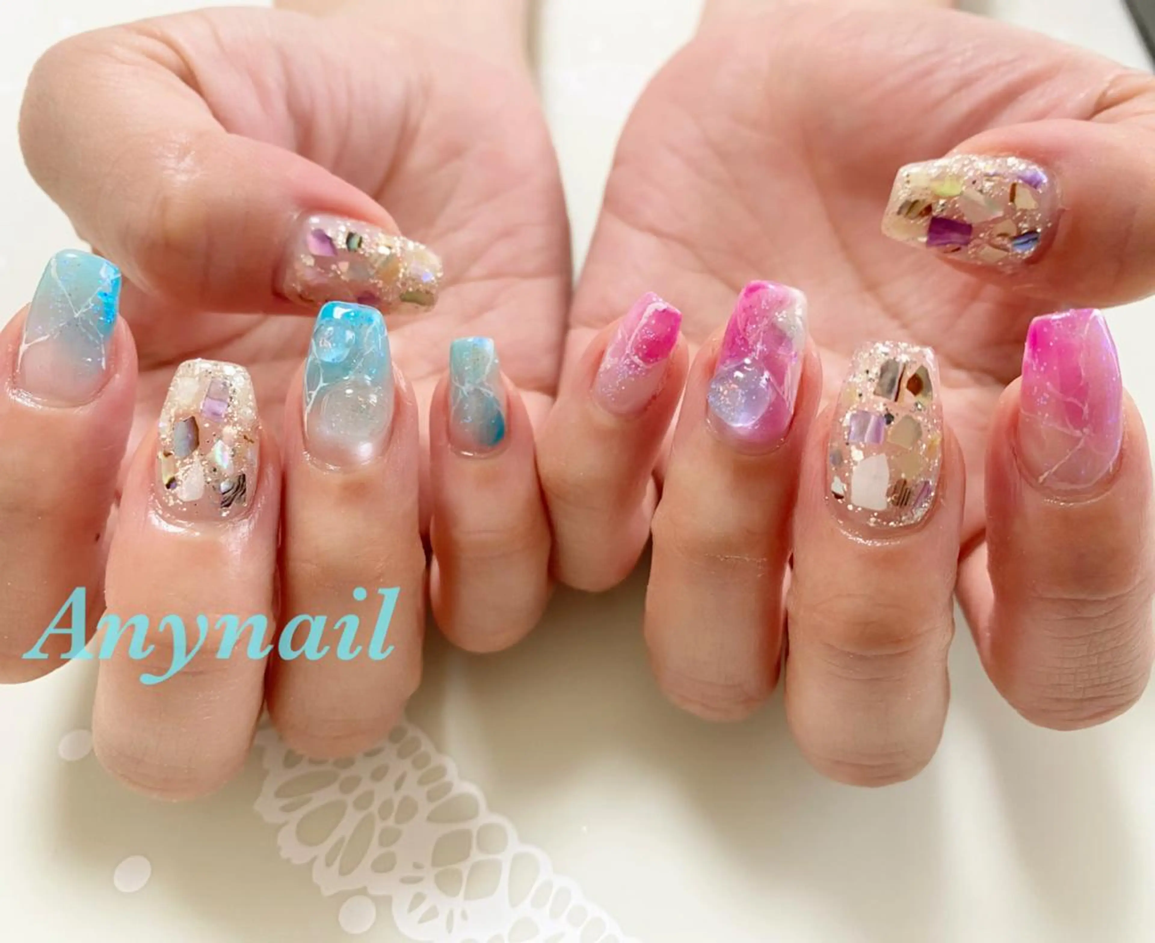 ネイル ブルー キラキラネイル ネイビー ピンク 夏ネイル ハンドネイル 岩澤 恵子のネイルデザイン