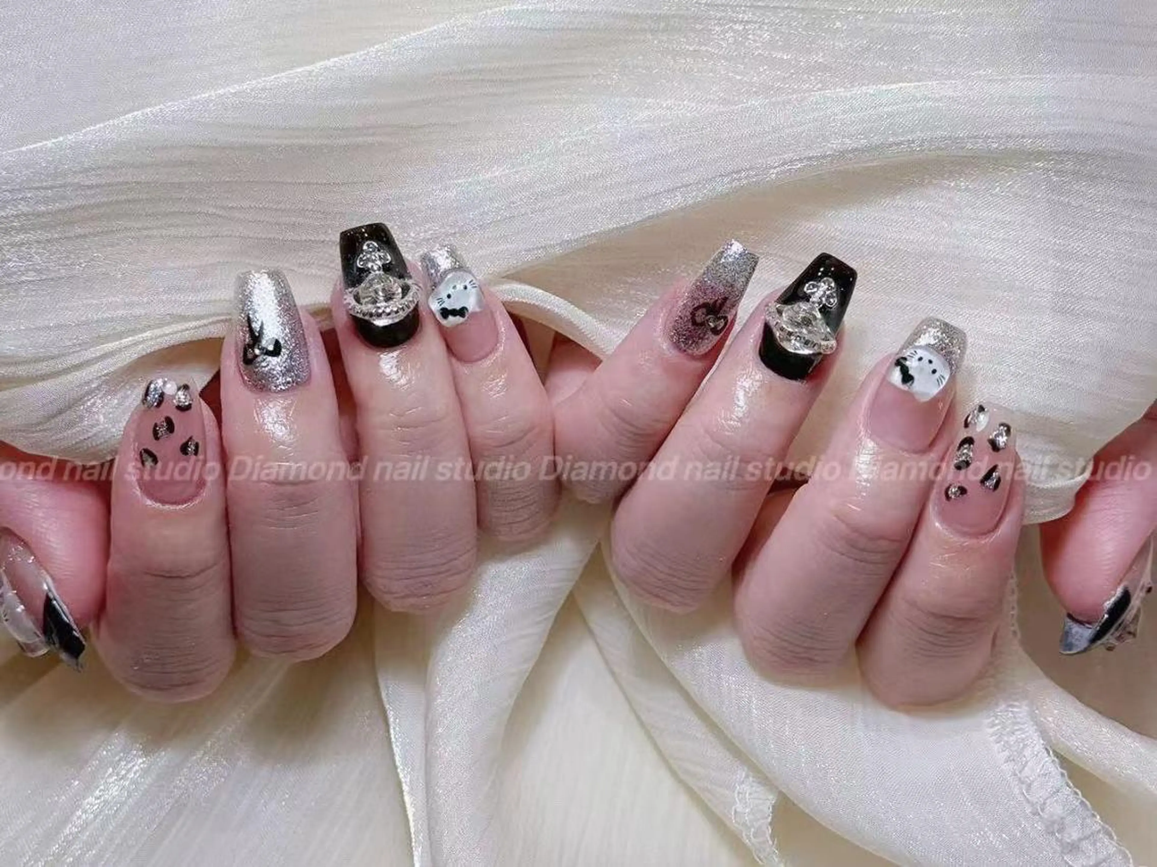 ロング 韓国風ヘア Diamond 🚢のネイルデザイン