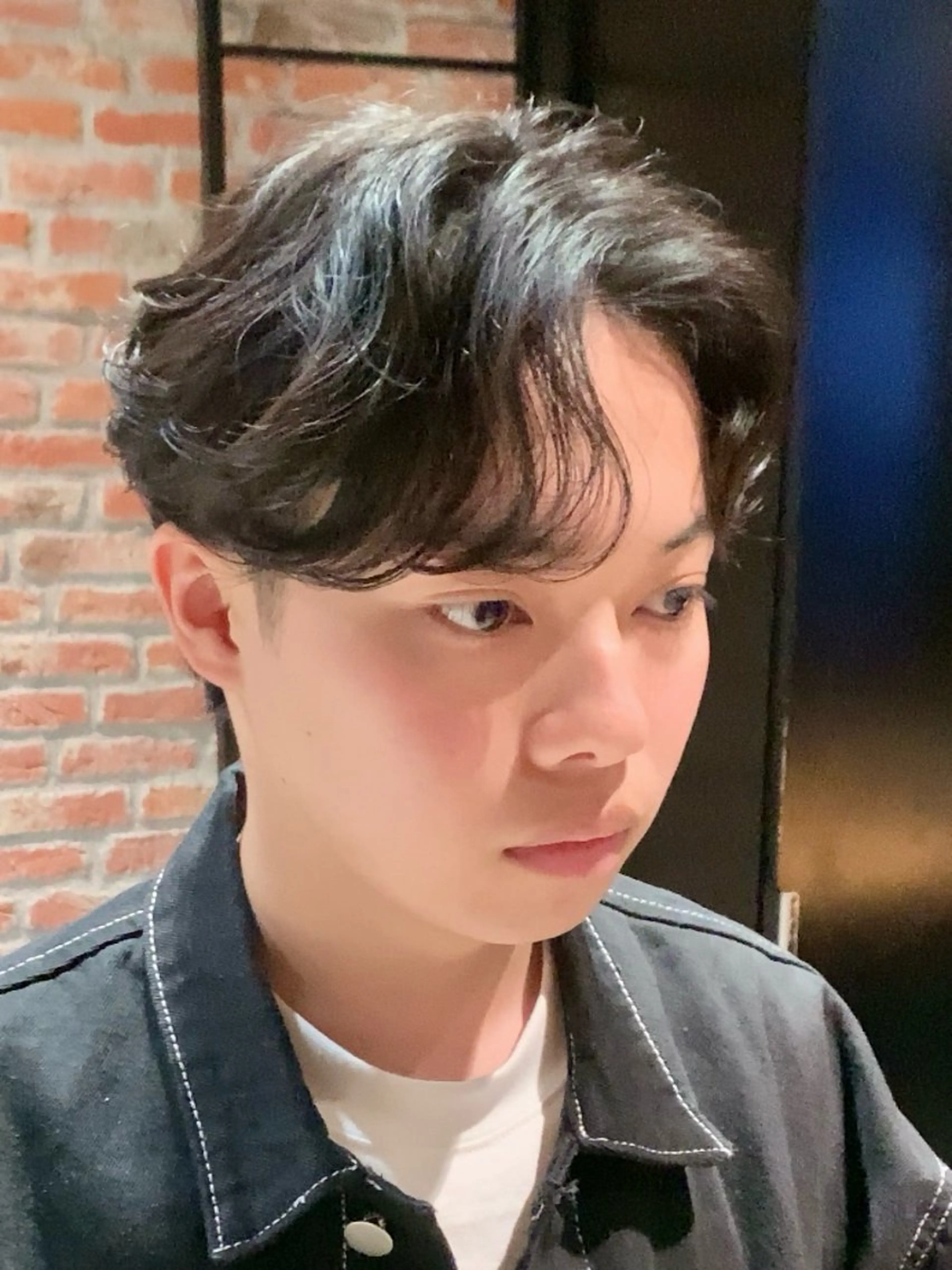 ショート パーマ メンズ カルマパーマ メンズ韓国風 メンズパーマ 韓国風ヘア 藤田 明輝のヘアスタイル