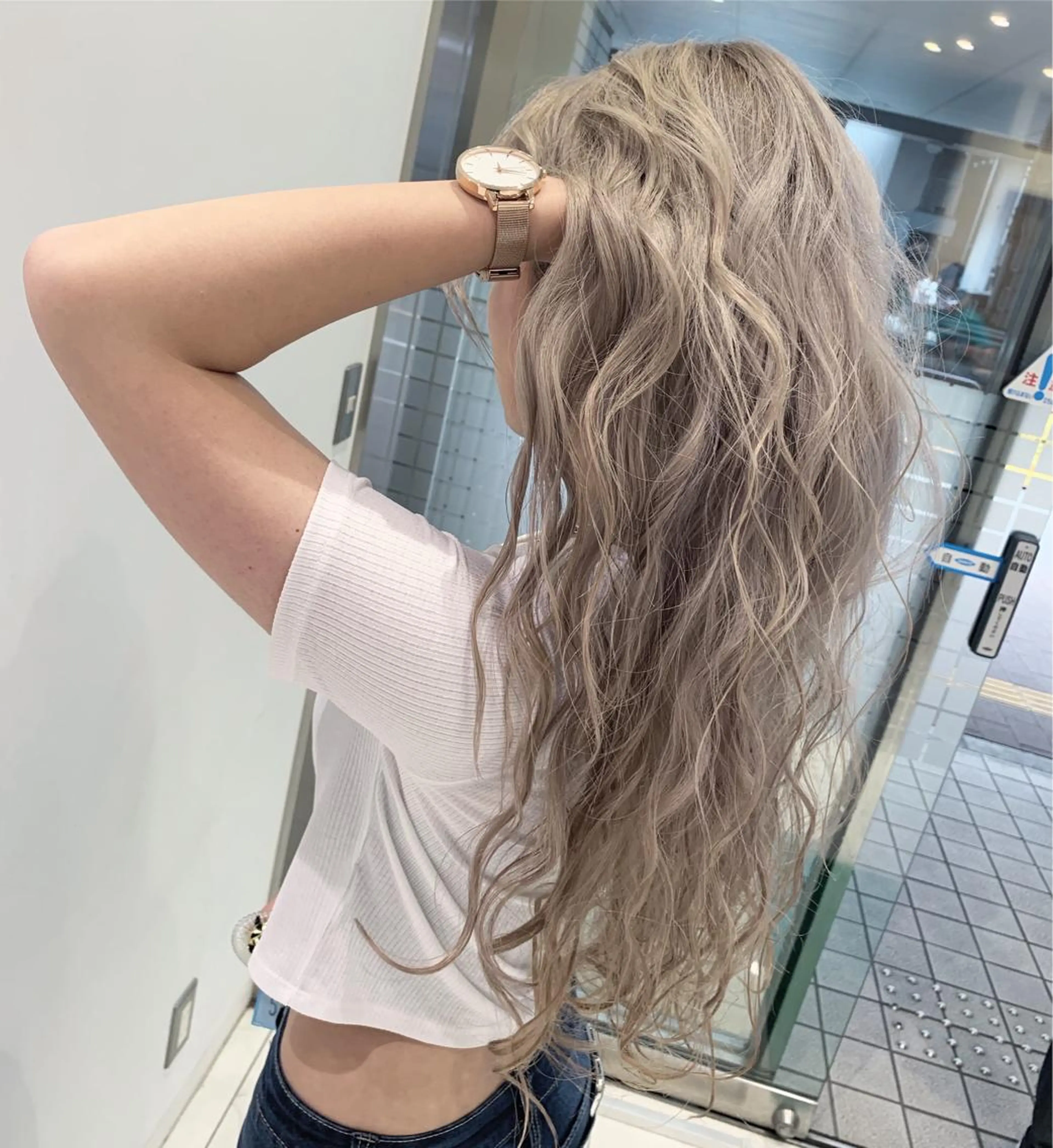 ロング カラー グレージュ N° jillva ♦️川端裕司♦️のヘアスタイル