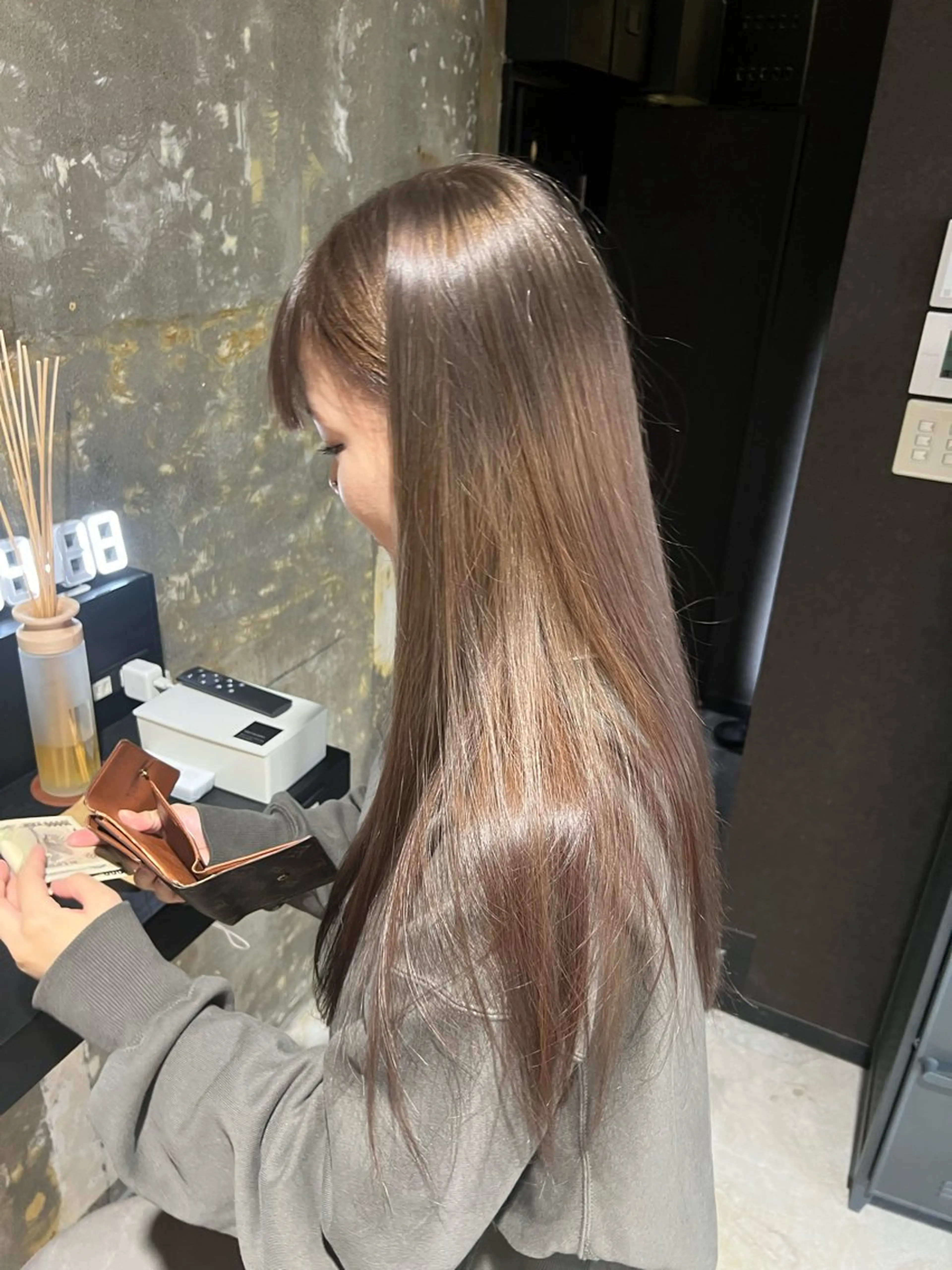 カラー 久永 菫のヘアスタイル