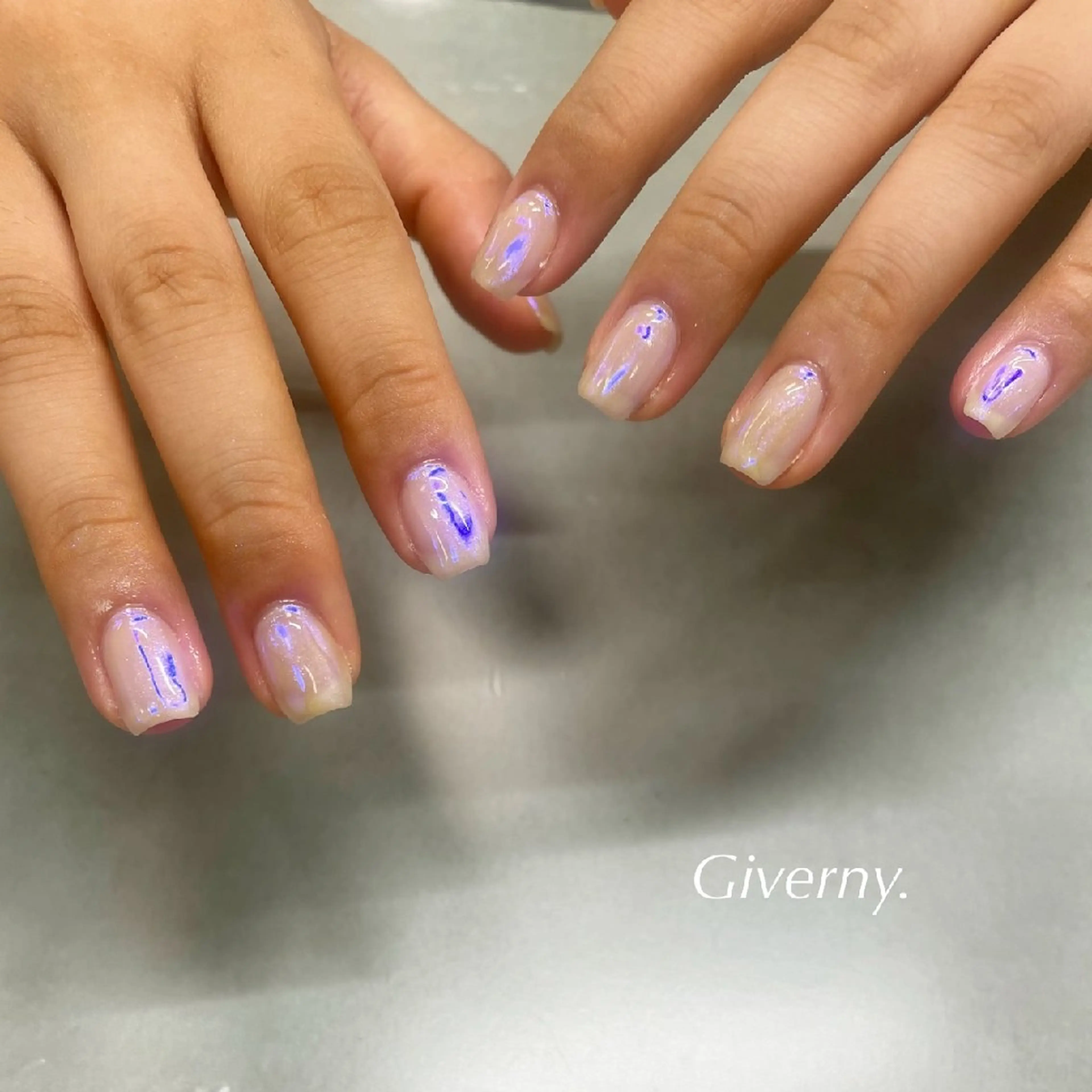 ネイル オーロラネイル ぷっくりネイル 夏ネイル ハンドネイル Giverny .のネイルデザイン