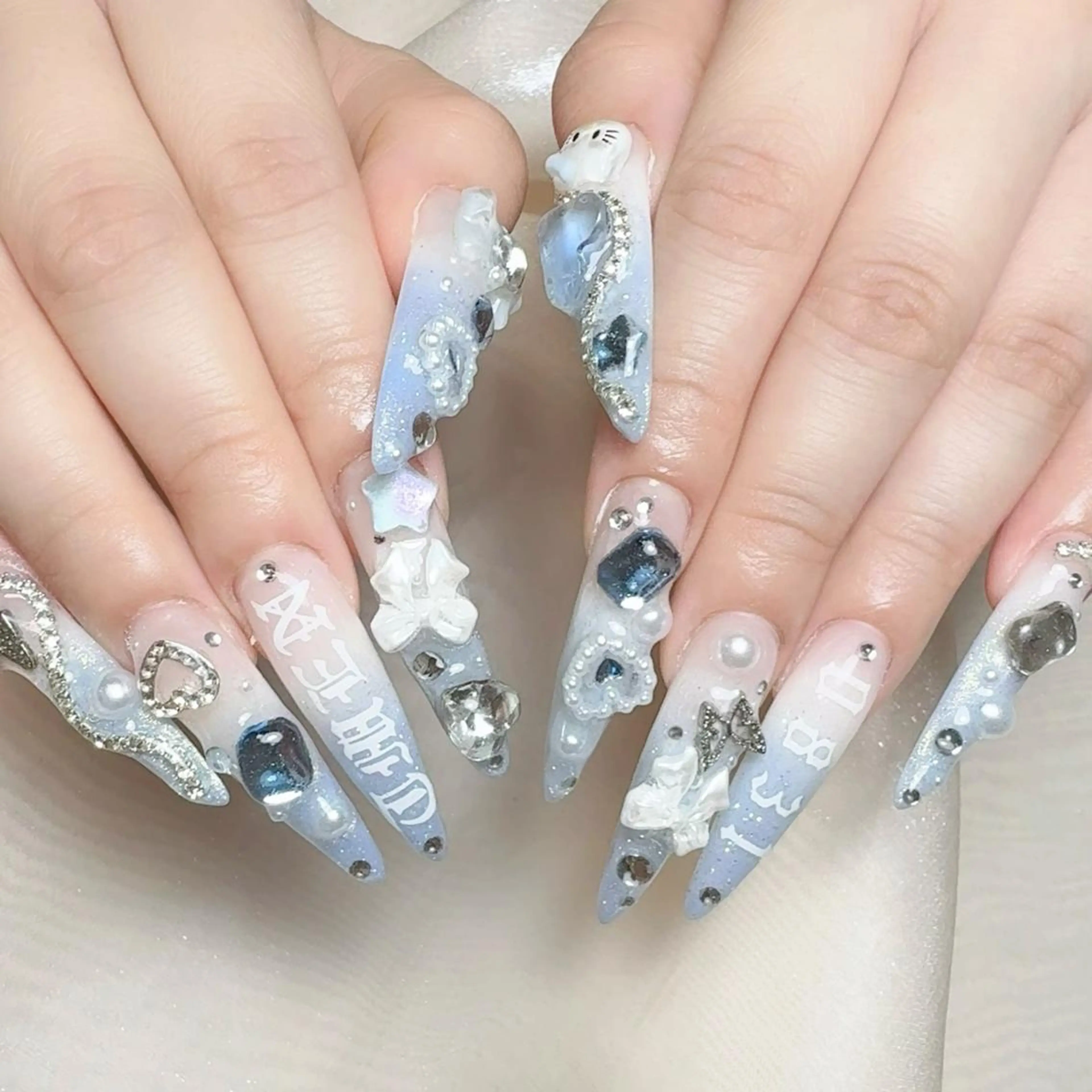 ネイル 持ち込み Nail salon 木にいるのネイルデザイン