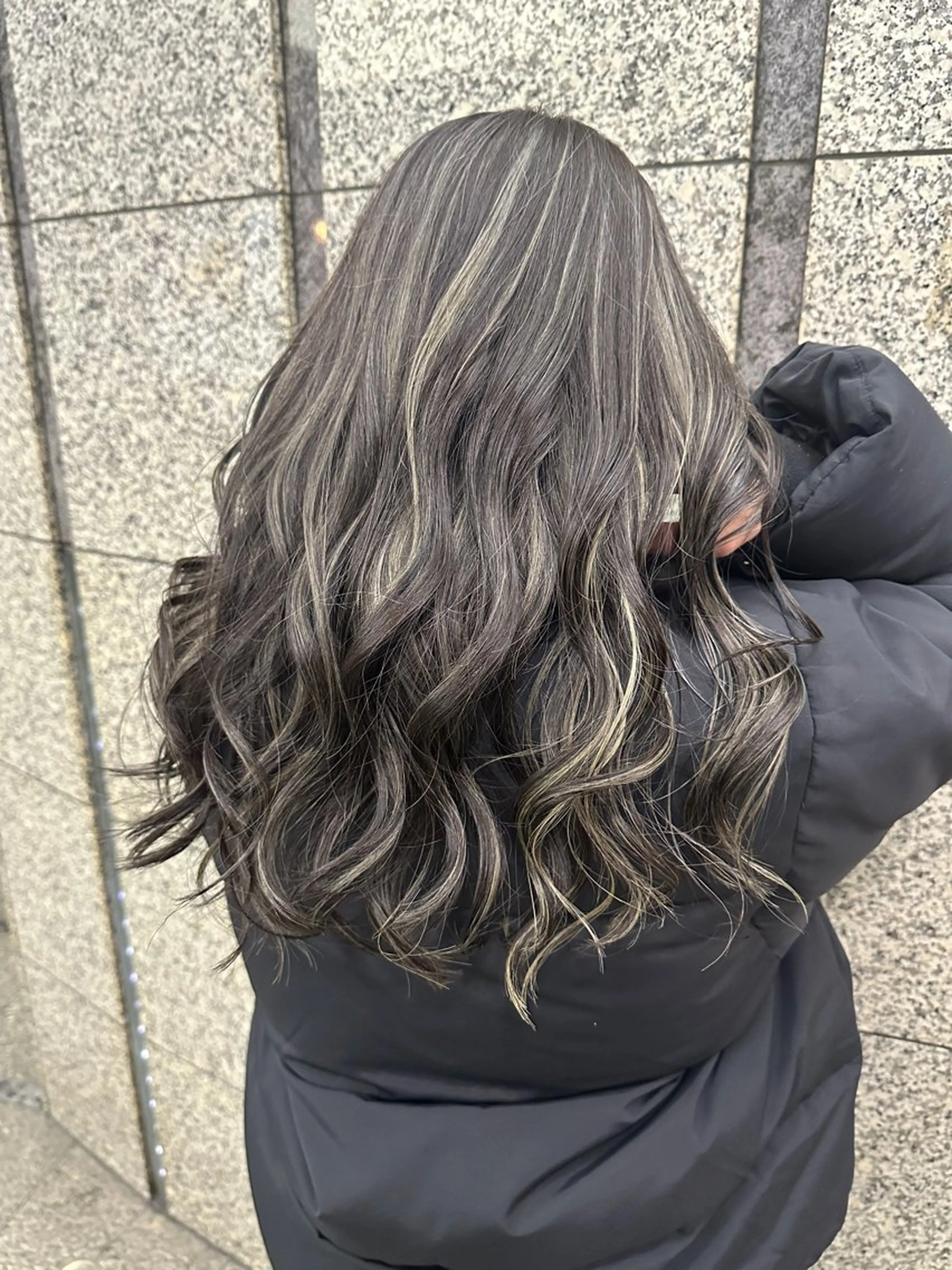 ロング カラー ハイライトカラー ハイライト eL HAIR SALON なんば店所属・ブリーチカラー特化 /焼田貴明のヘアスタイル