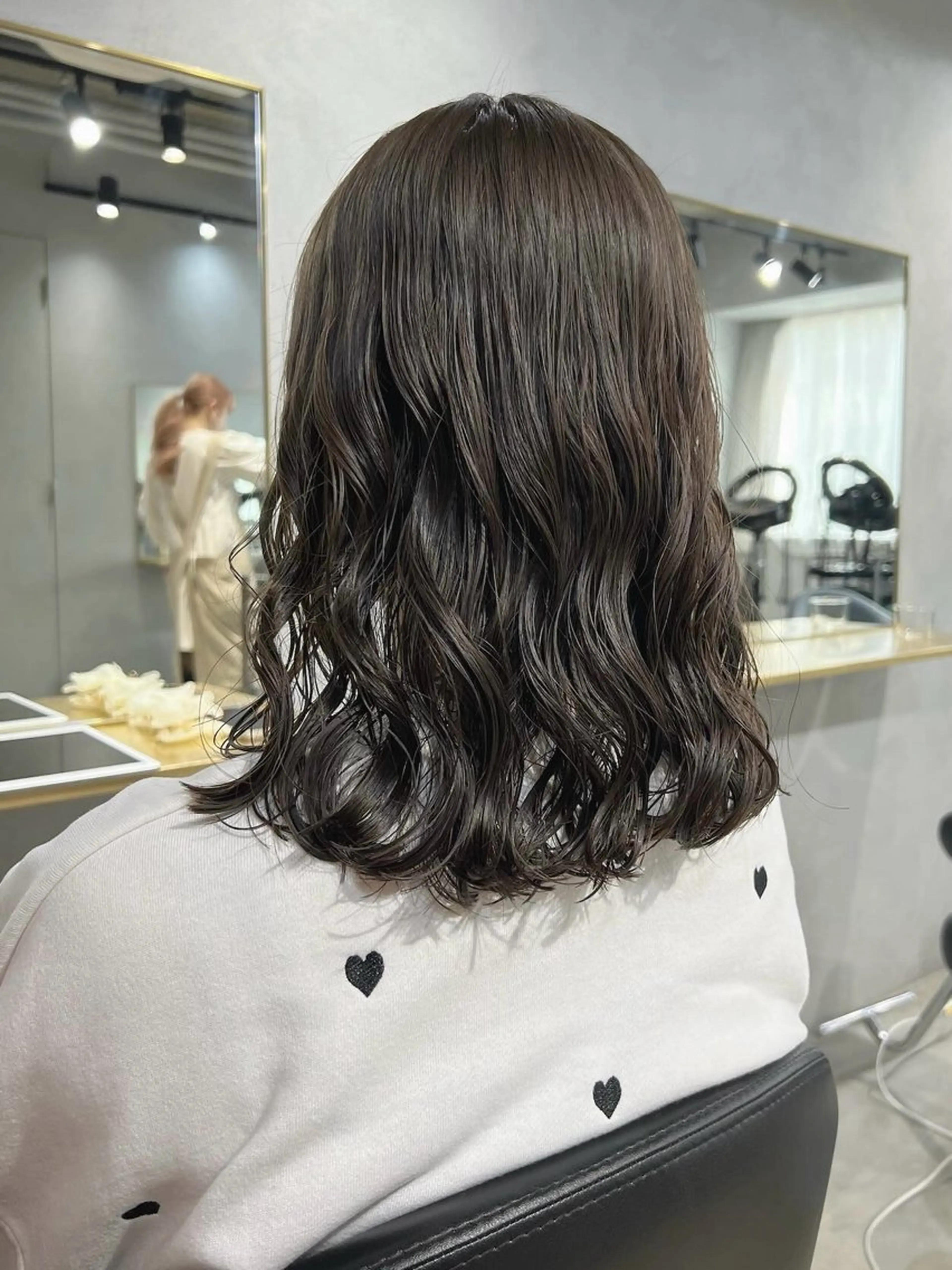 ミディアム カラー パーマ akane/ベージュ /オリーブ/ブラウンのヘアスタイル