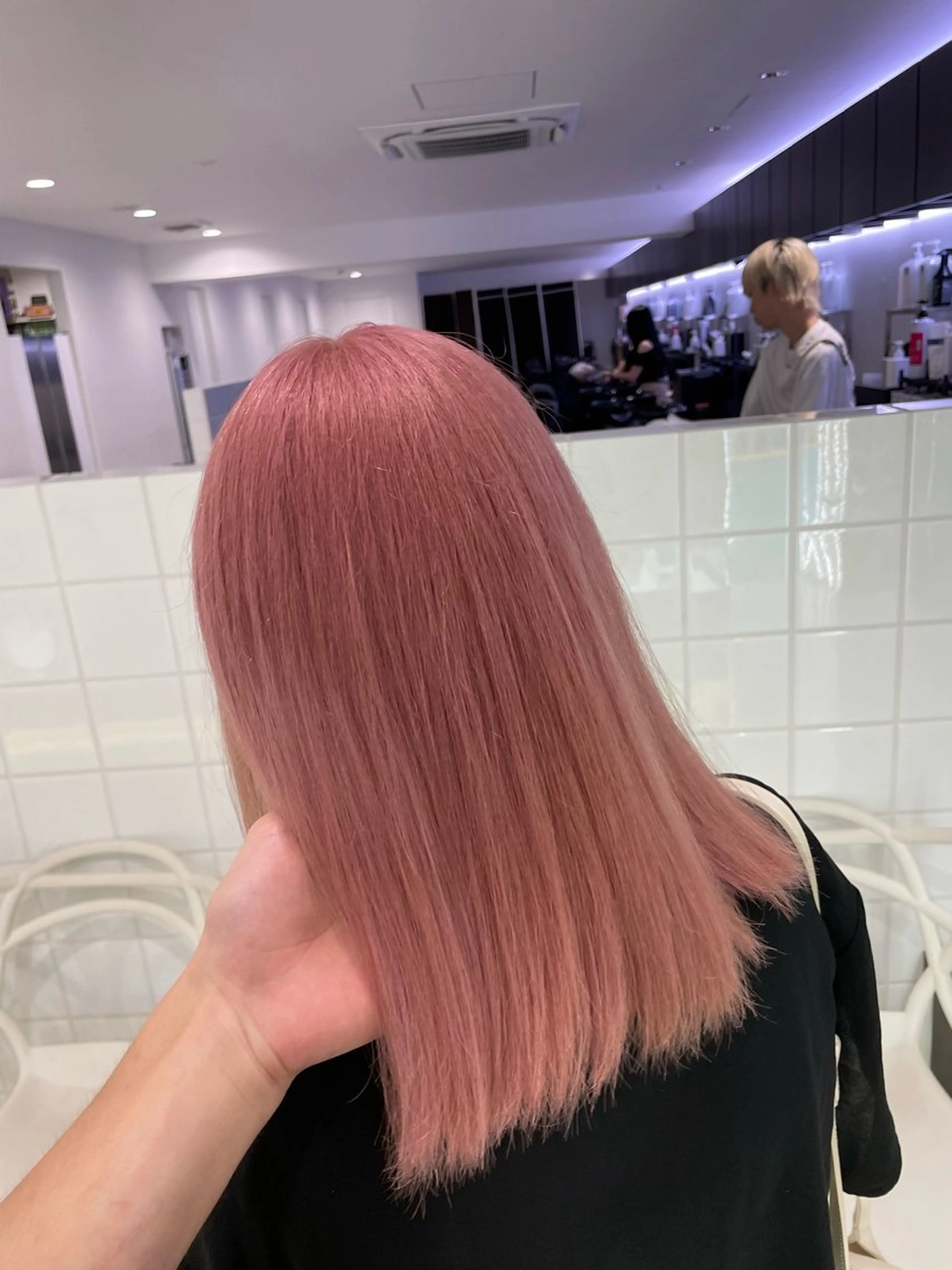 ミディアム カラー ヘアアレンジ ピンクカラー カット ヘアカラー トリートメント ヘッドスパ ヘアセット 顔まわりカット の達人のヘアスタイル