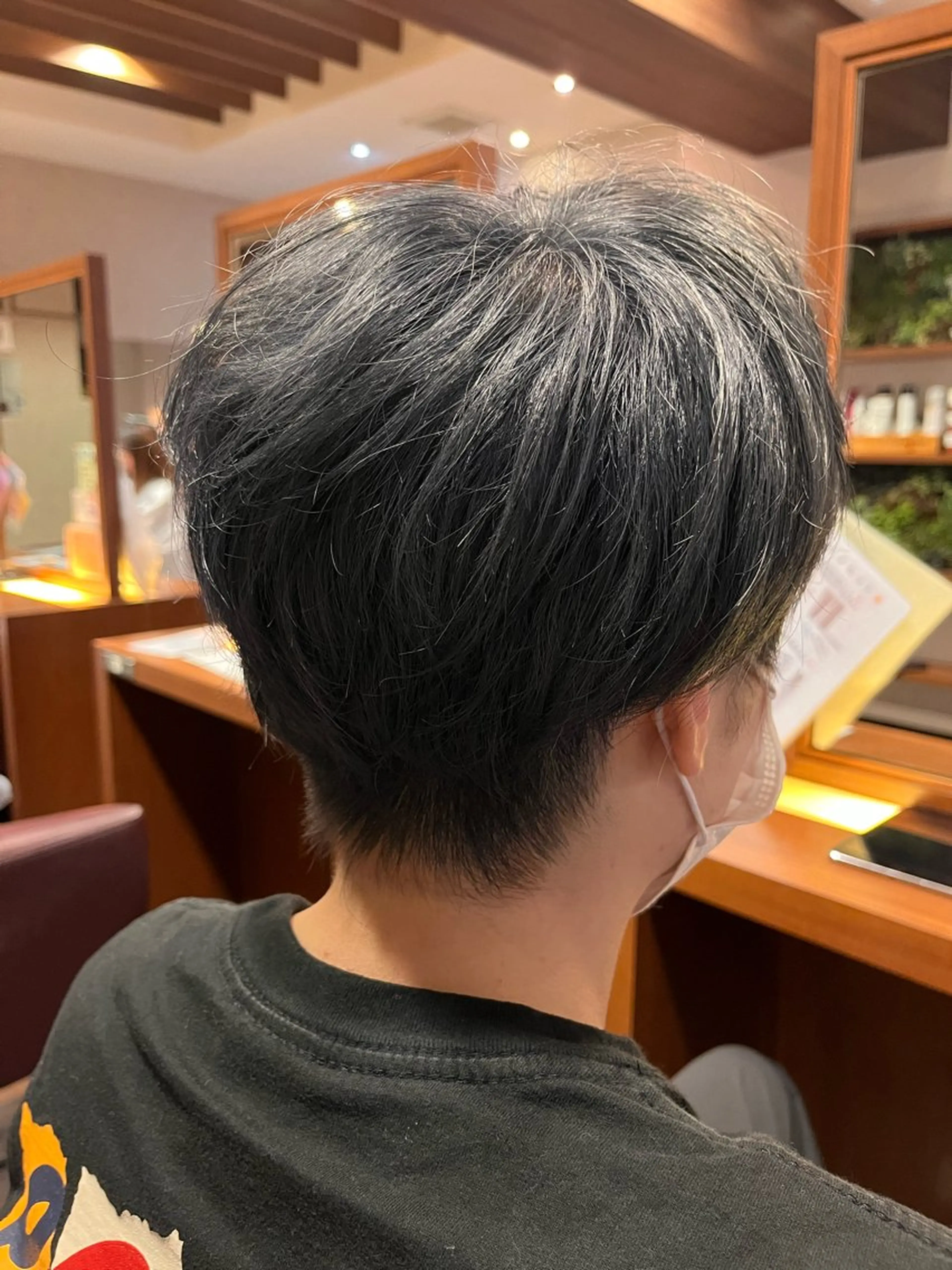 ショート アッシュ アッシュグレー アッシュグレージュ ヘアカラー トリートメント サイトウ ナツキのヘアスタイル