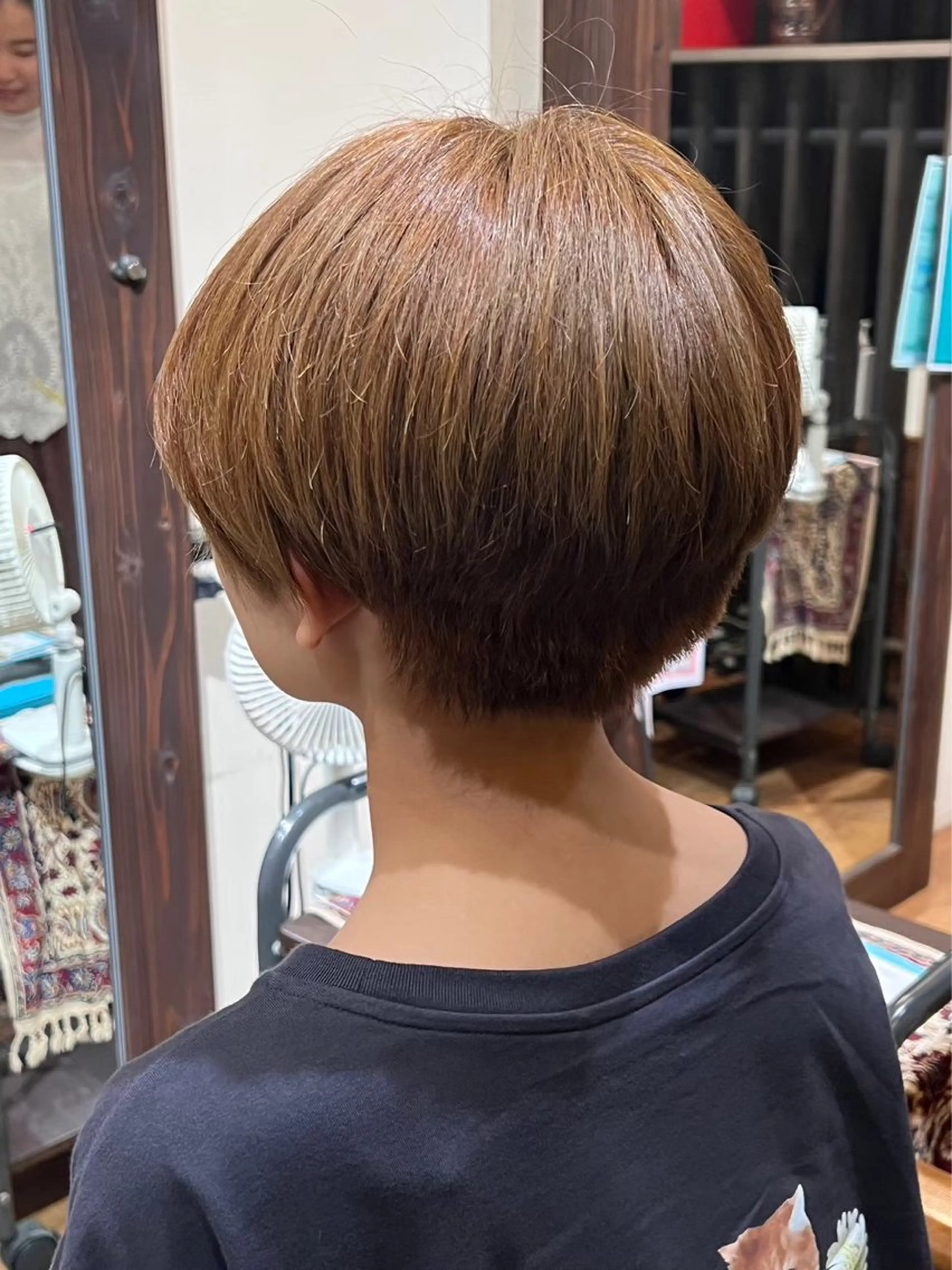 ショート カラー アッシュ Luster Friends所属・まゆ | 艶カラー | ストレートのヘアスタイル