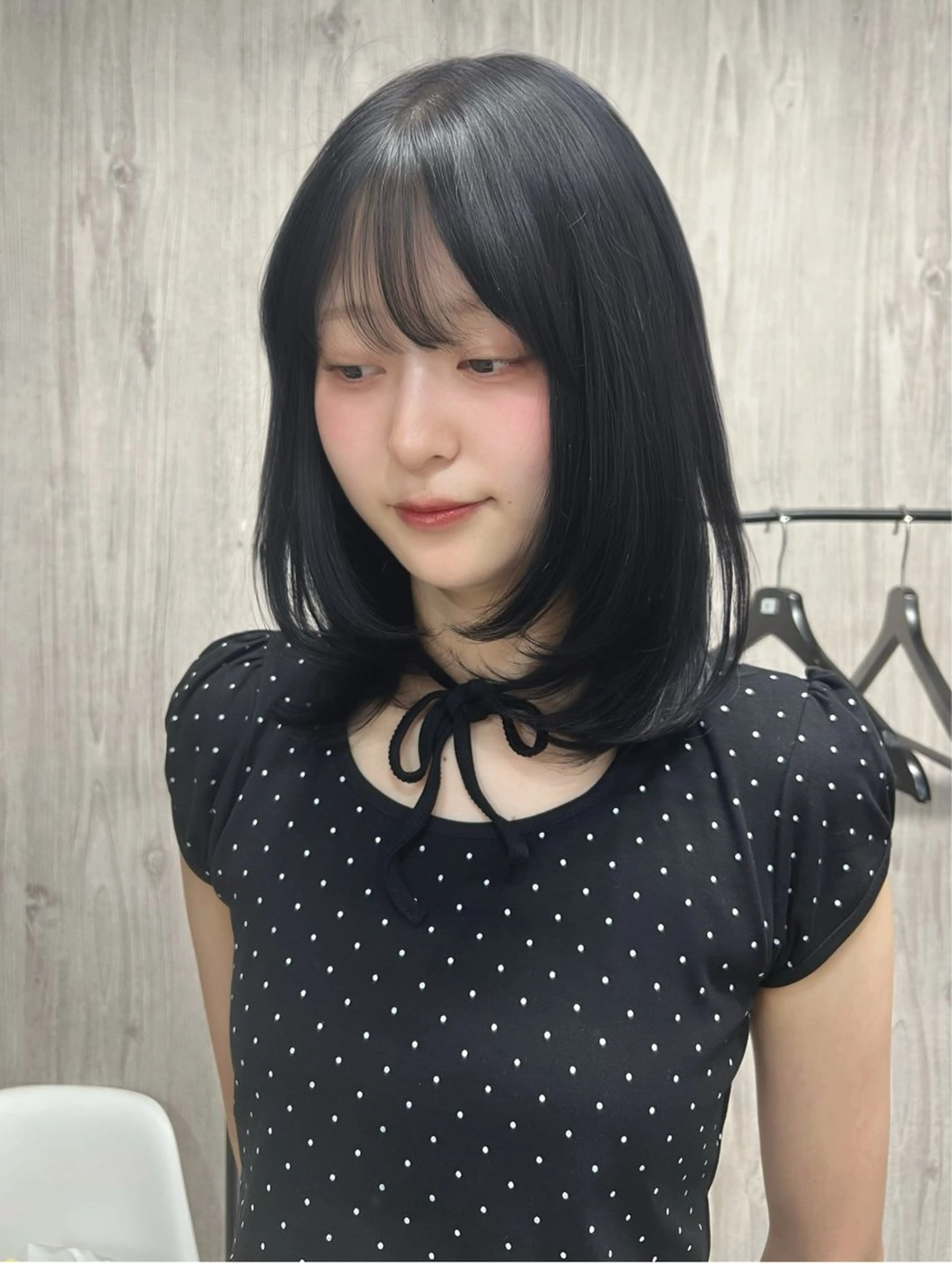 ミディアム 顔まわりレイヤー 顔周りカット レイヤーカット カット ヘアカラー lafit kaedeのヘアスタイル