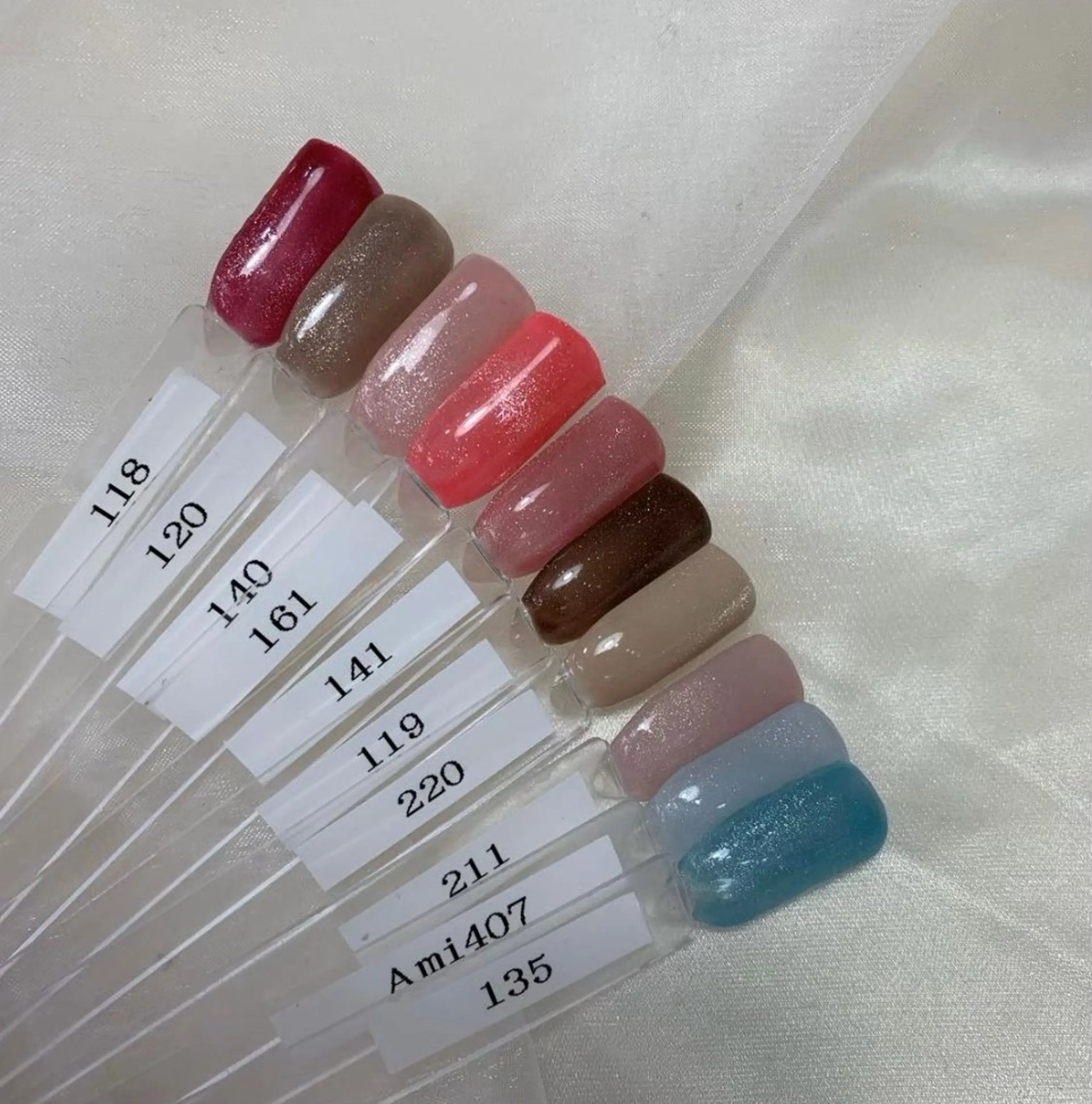 ネイル NOJIRI Aのネイルデザイン