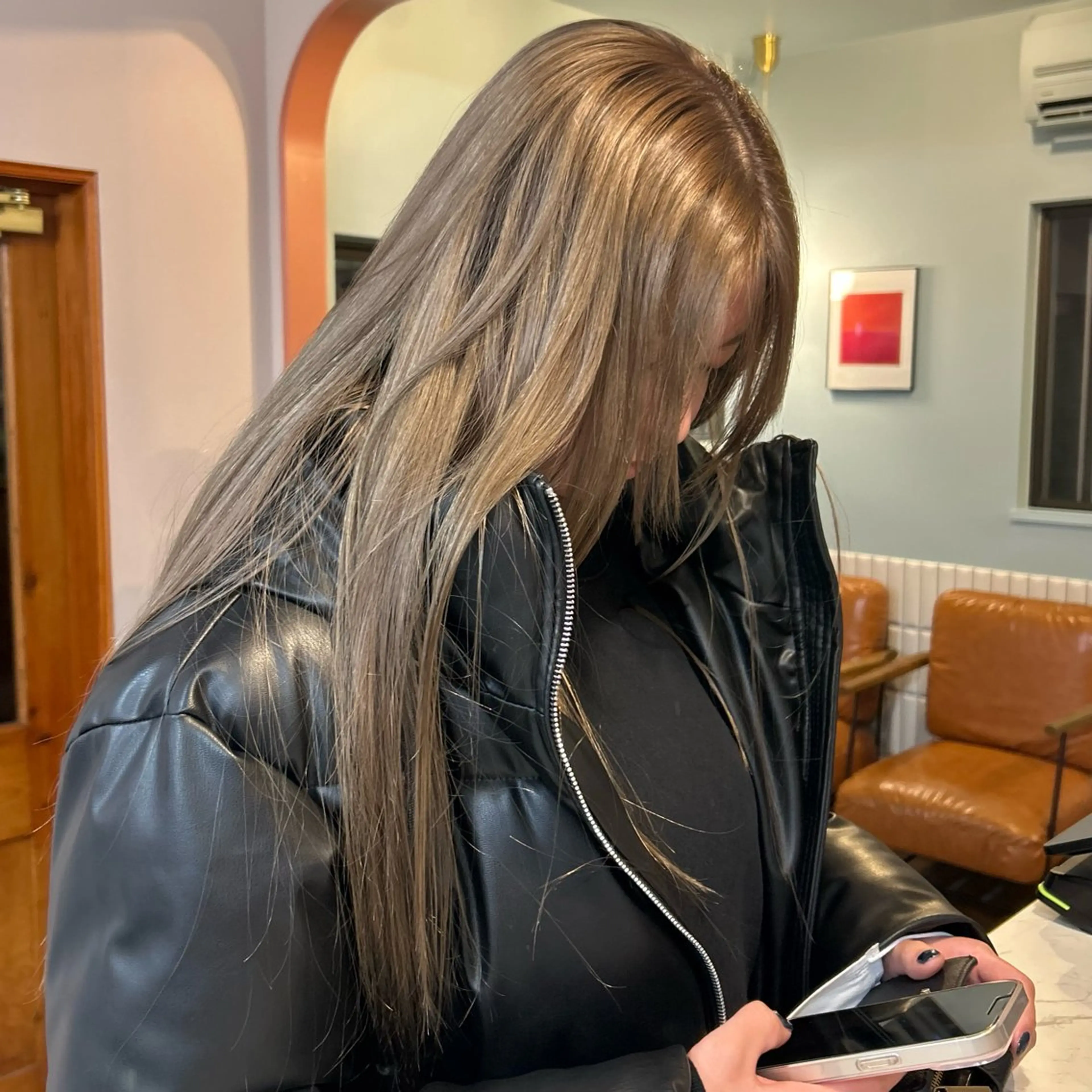 ロング カラー ヘアカラー MUKU 市川 莉花のヘアスタイル