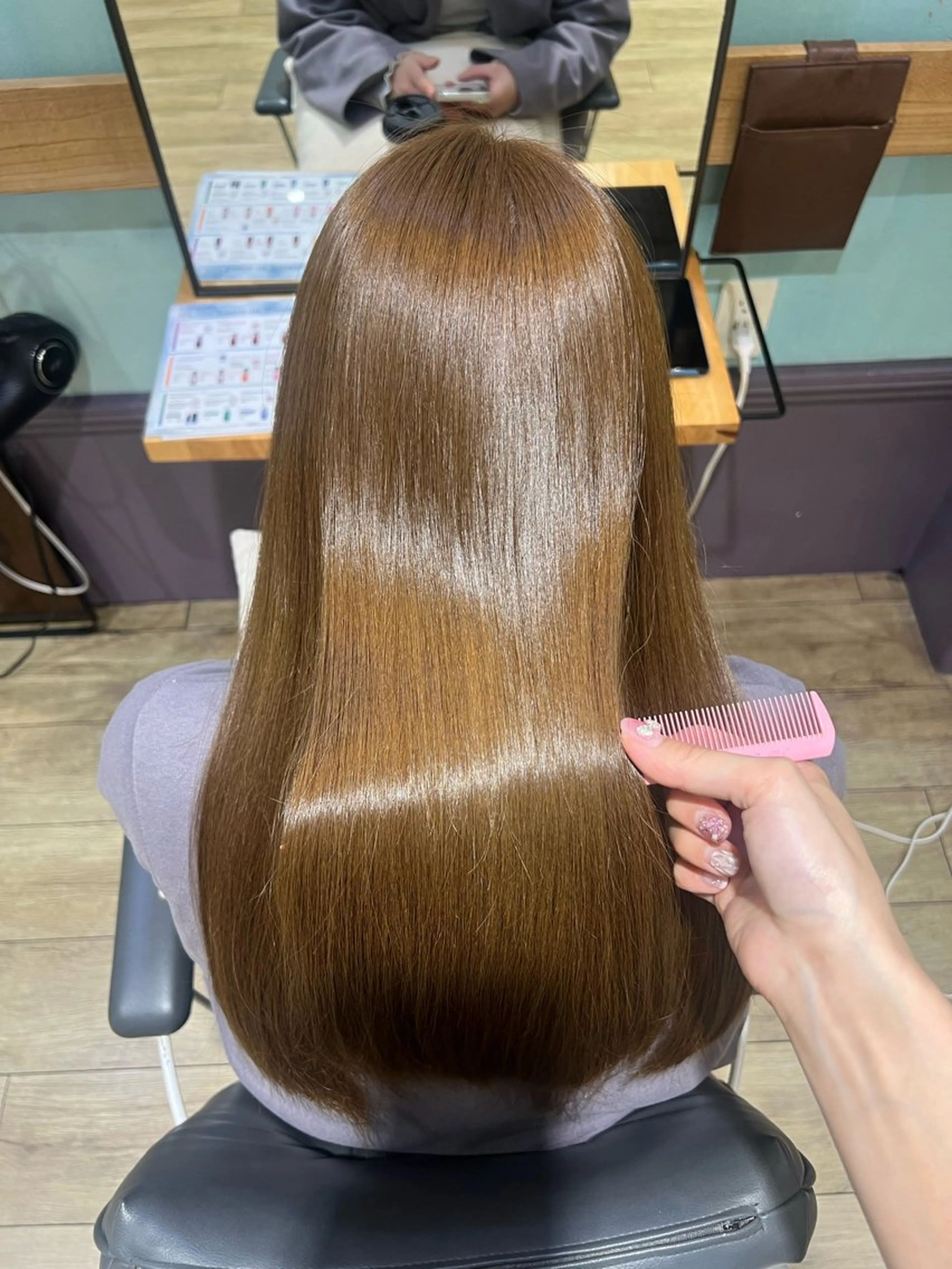 セミロング カラー ヘアカラー トリートメント Garland 表参道所属・ミディアムレイヤー/ 艶カラー🎀 emiのヘアスタイル