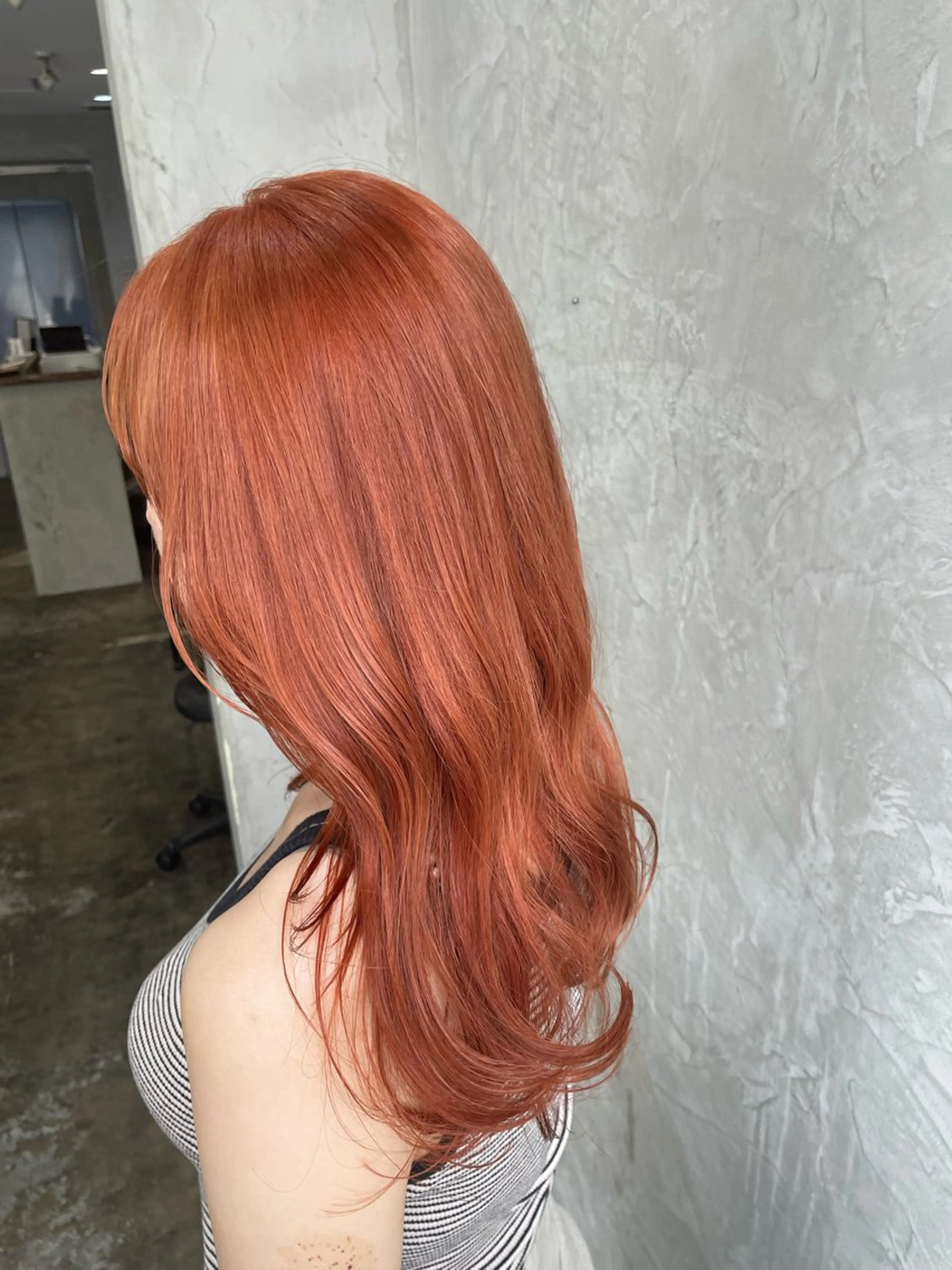 カラー オレンジ MaisonHALU 松浦光咲のヘアスタイル