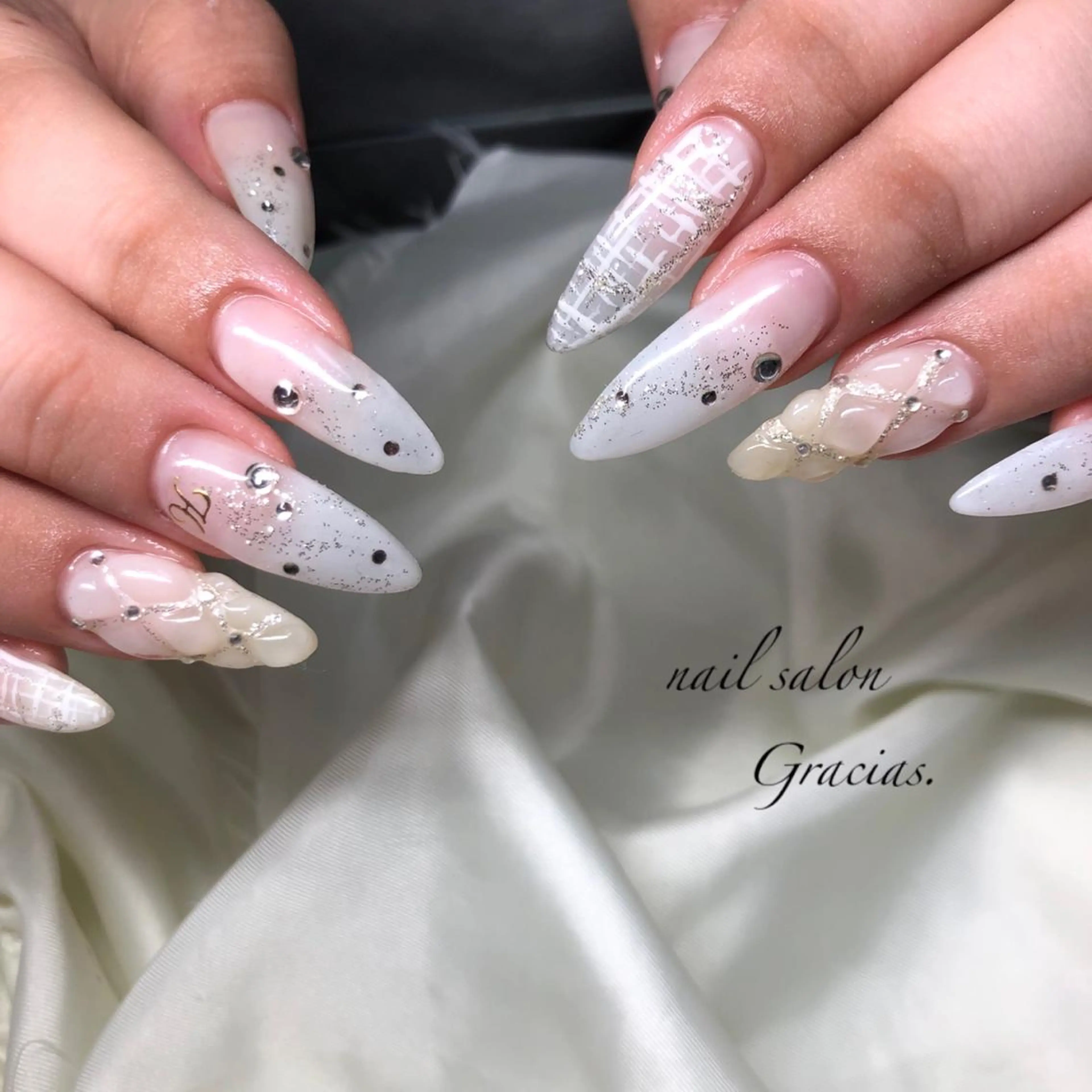 ネイル Gracias. rieのネイルデザイン