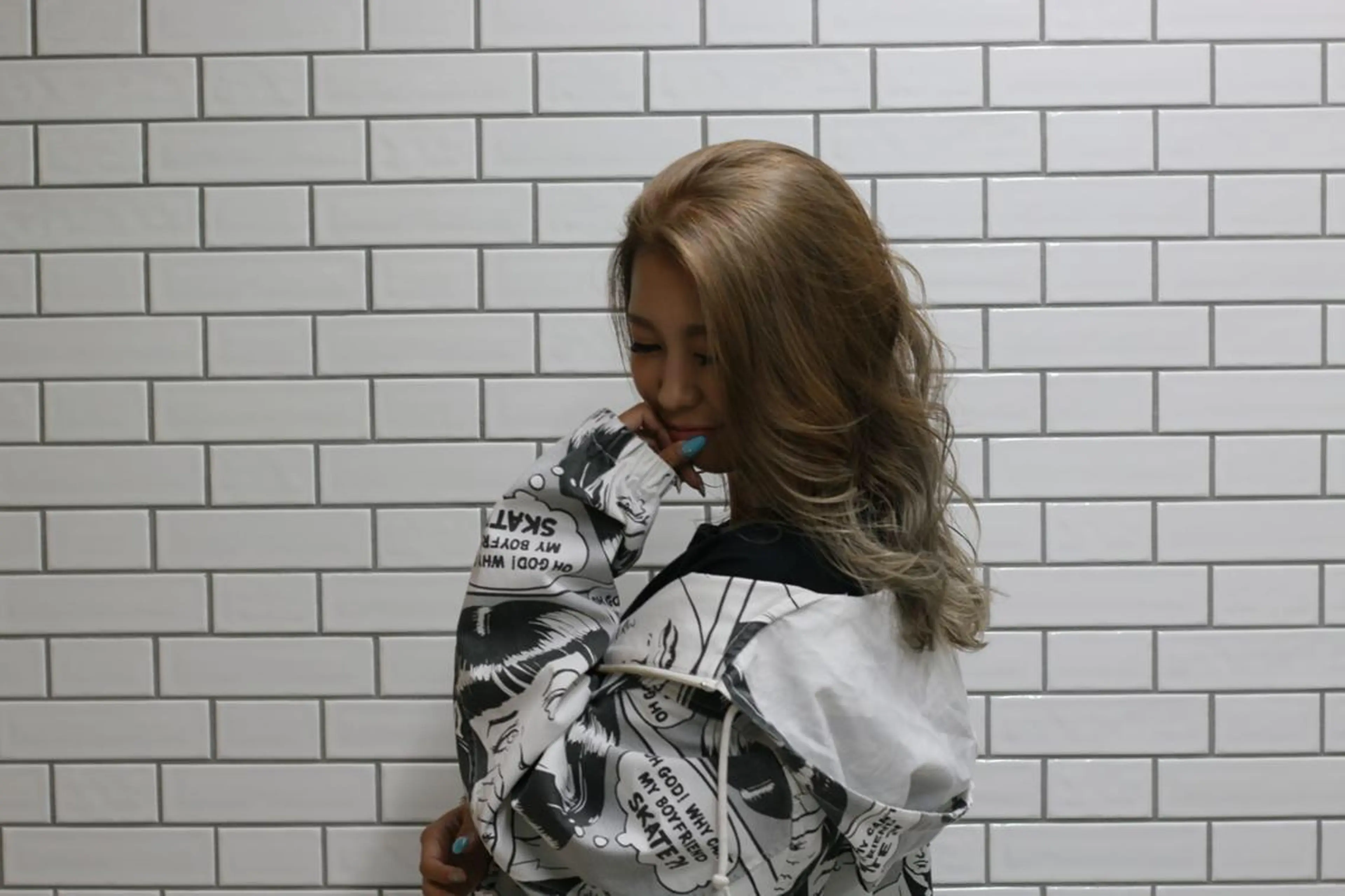 ロング カラー ブリーチ ハイトーンカラー シルバー TOWA 野村　コウダイのヘアスタイル