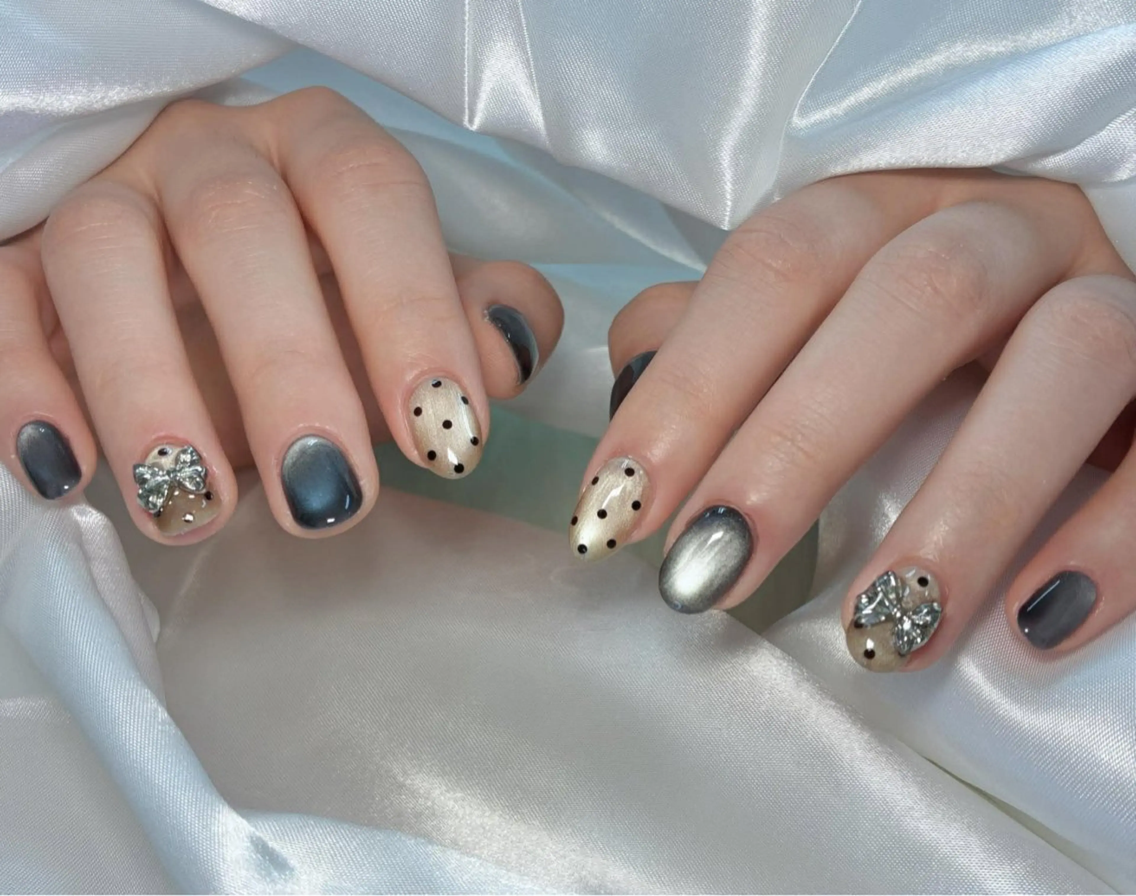 ネイル 桜ネイル フレンチネイル グラデーション 韓国ネイル マグネットネイル ハンドネイル ハンドケア Hara Nail 【パラジェル使用】のネイルデザイン