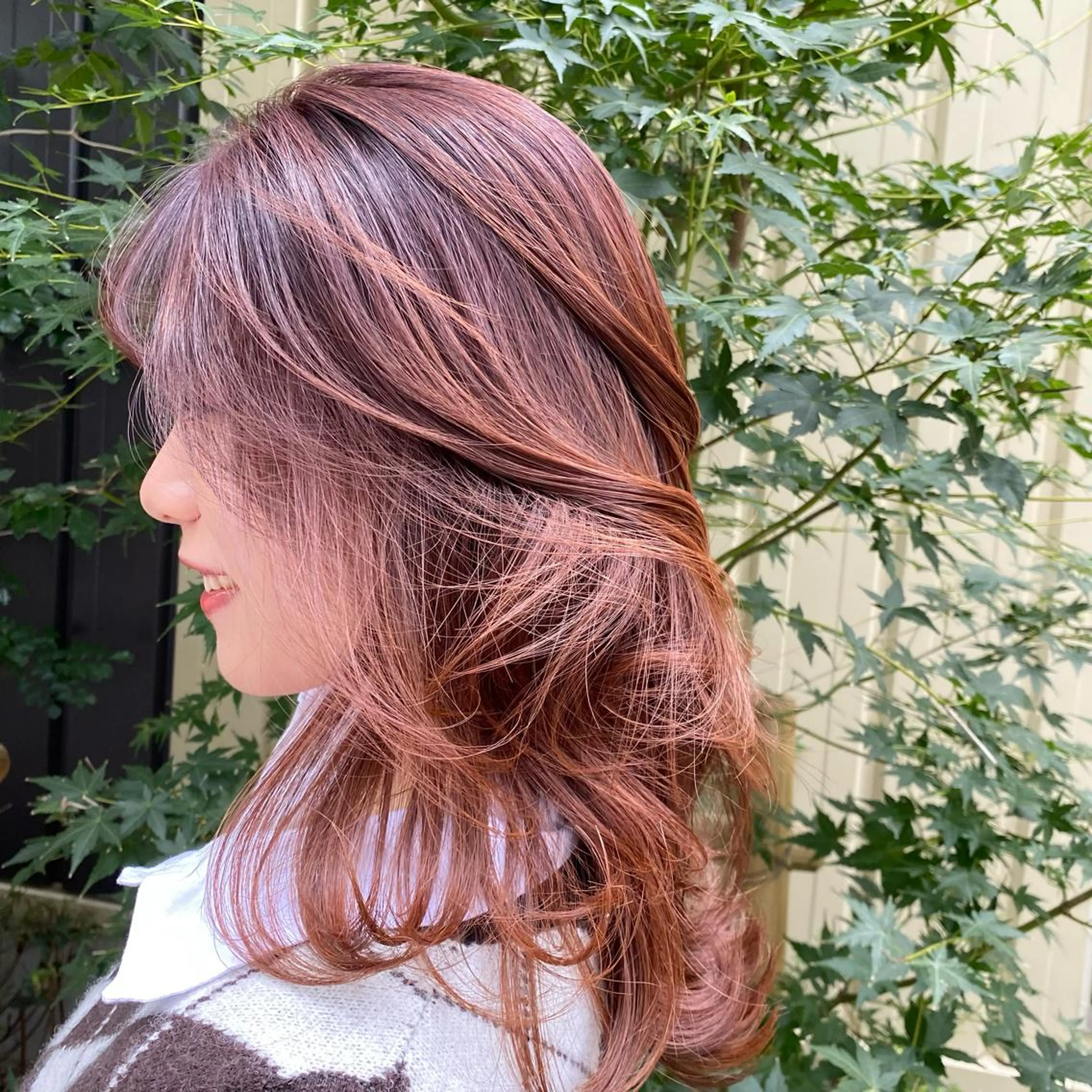 ロング カラー オレンジ オレンジピンク ピンクカラー 韓国風レイヤーカット 💎髪質改善"yuiのヘアスタイル