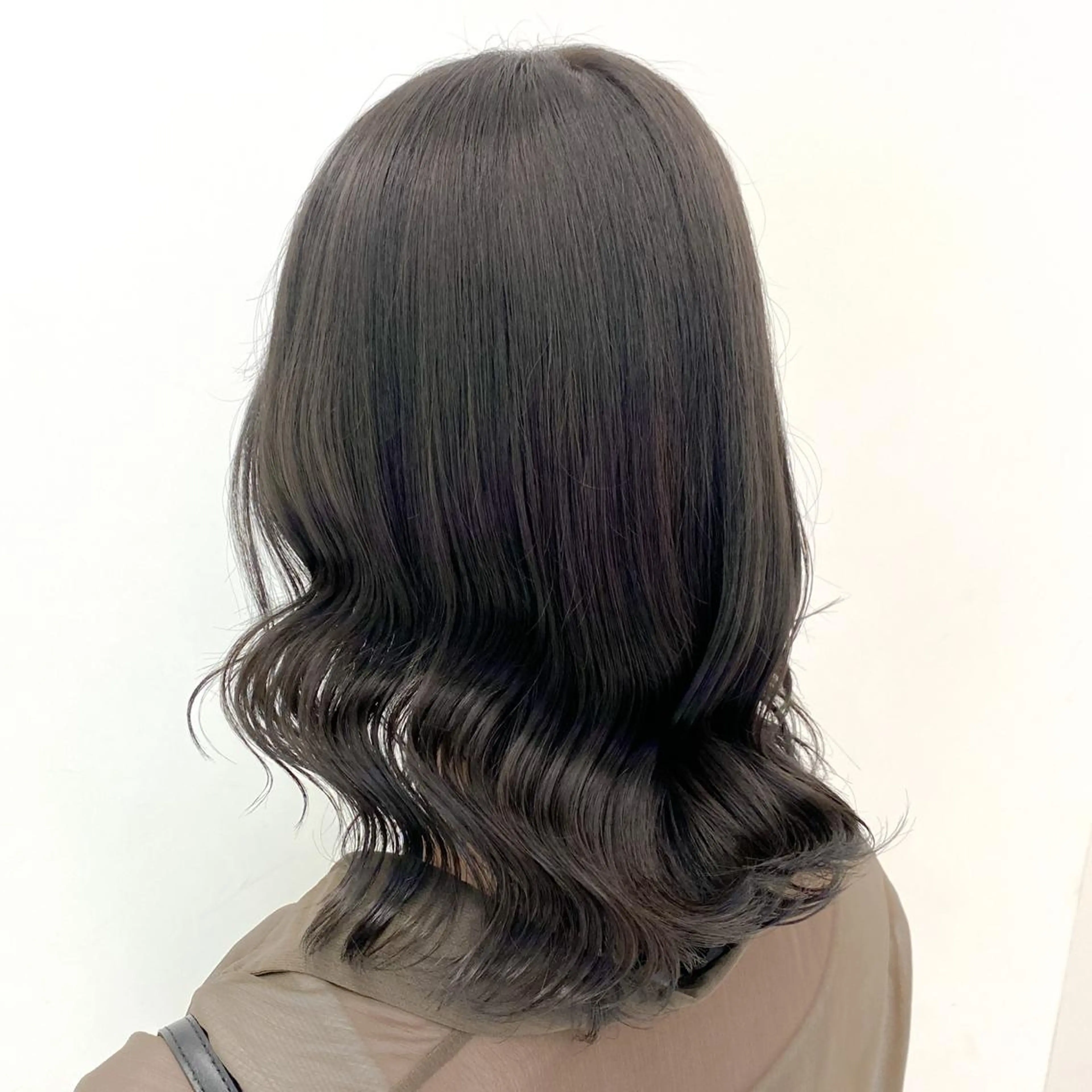 セミロング カラー ヘアアレンジ ダークグレー ダークグレージュ グレージュ ヨシンモリ ARiA by ECLART所属・💖韓国ヘアの匠 💖TAKUMI💖のヘアスタイル