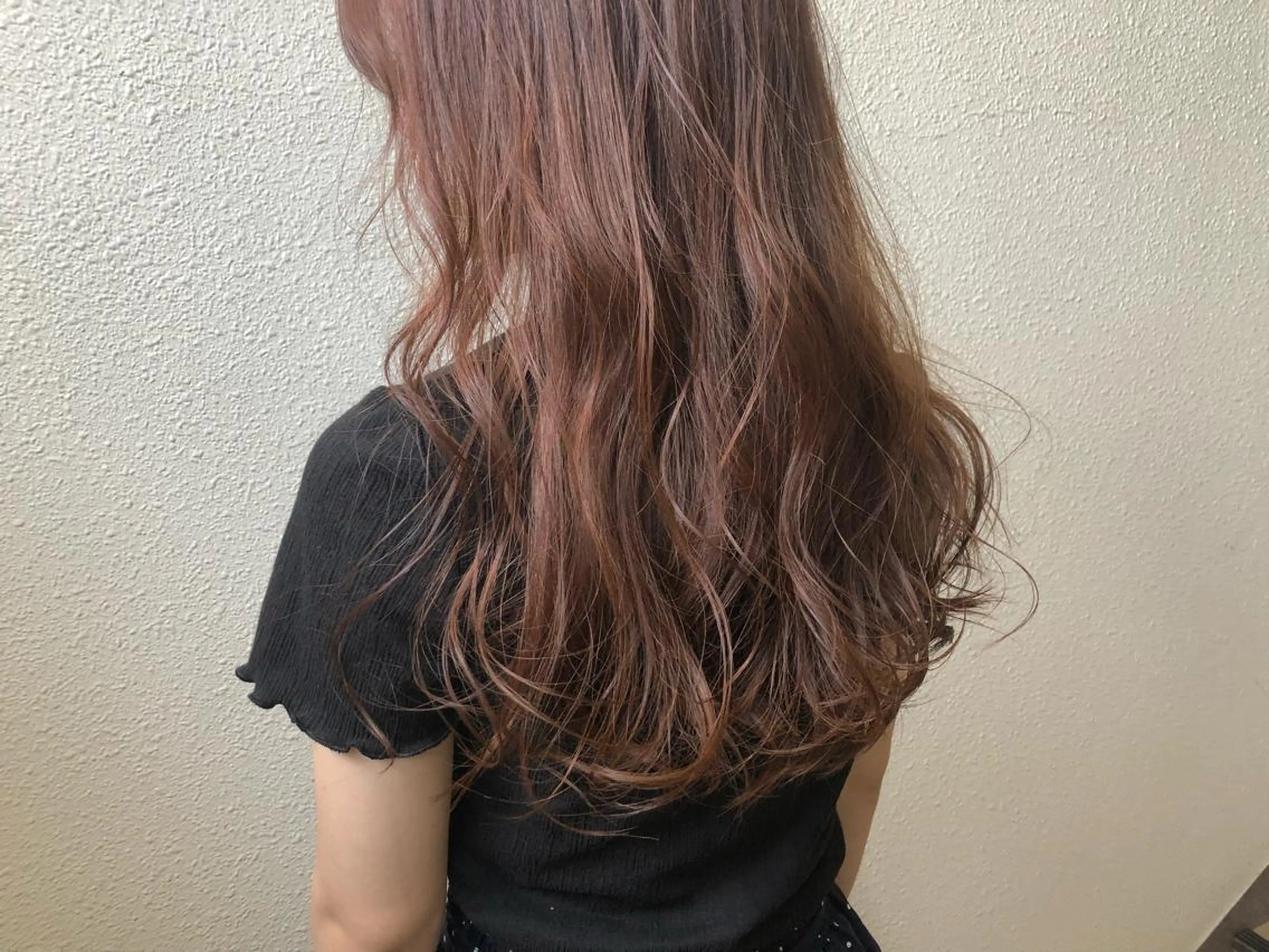 ロング カラー ブリーチ ツキノキ ミナのヘアスタイル