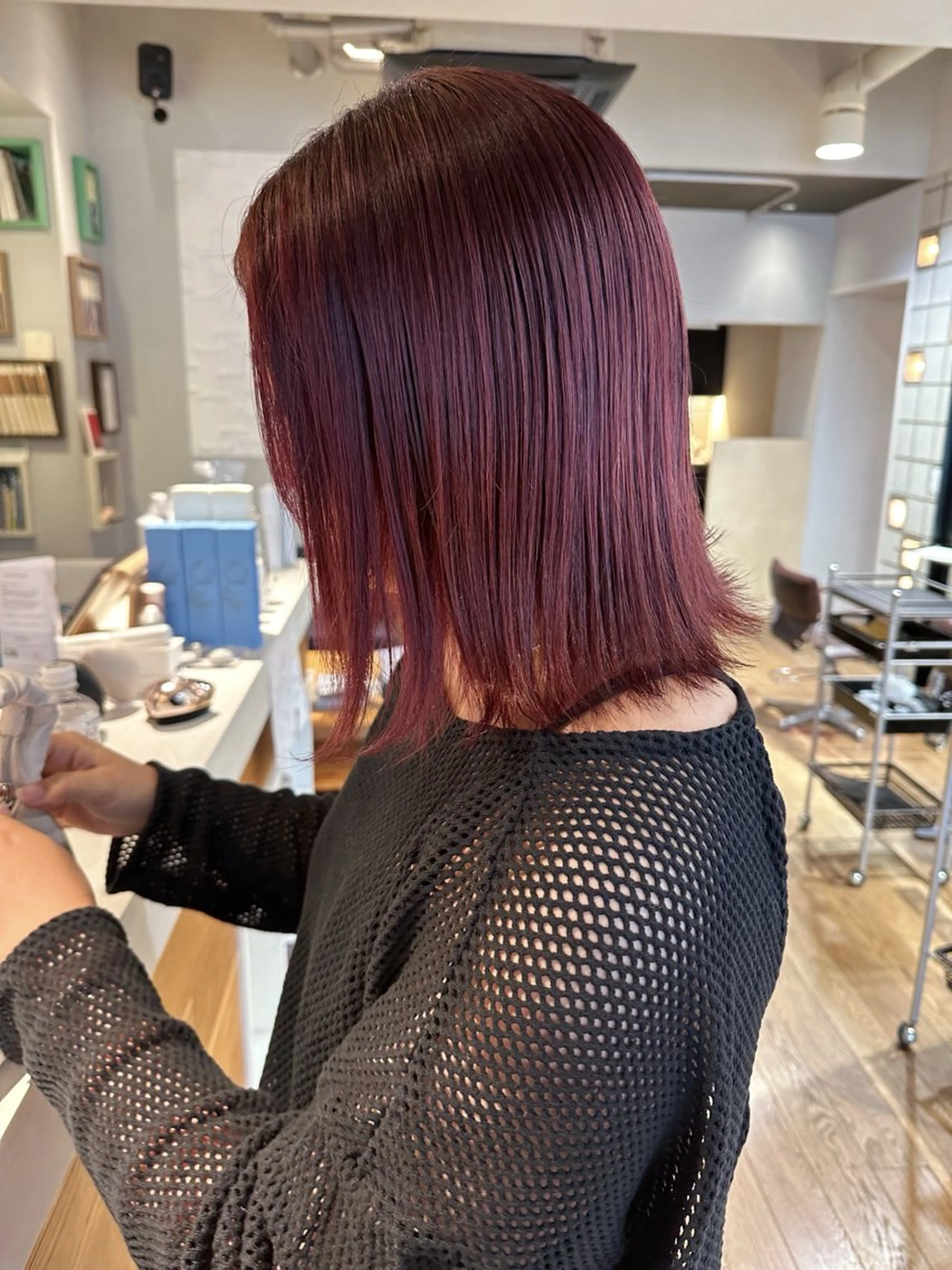 ミディアム ヘアカラー 塩澤 榛奈のヘアスタイル