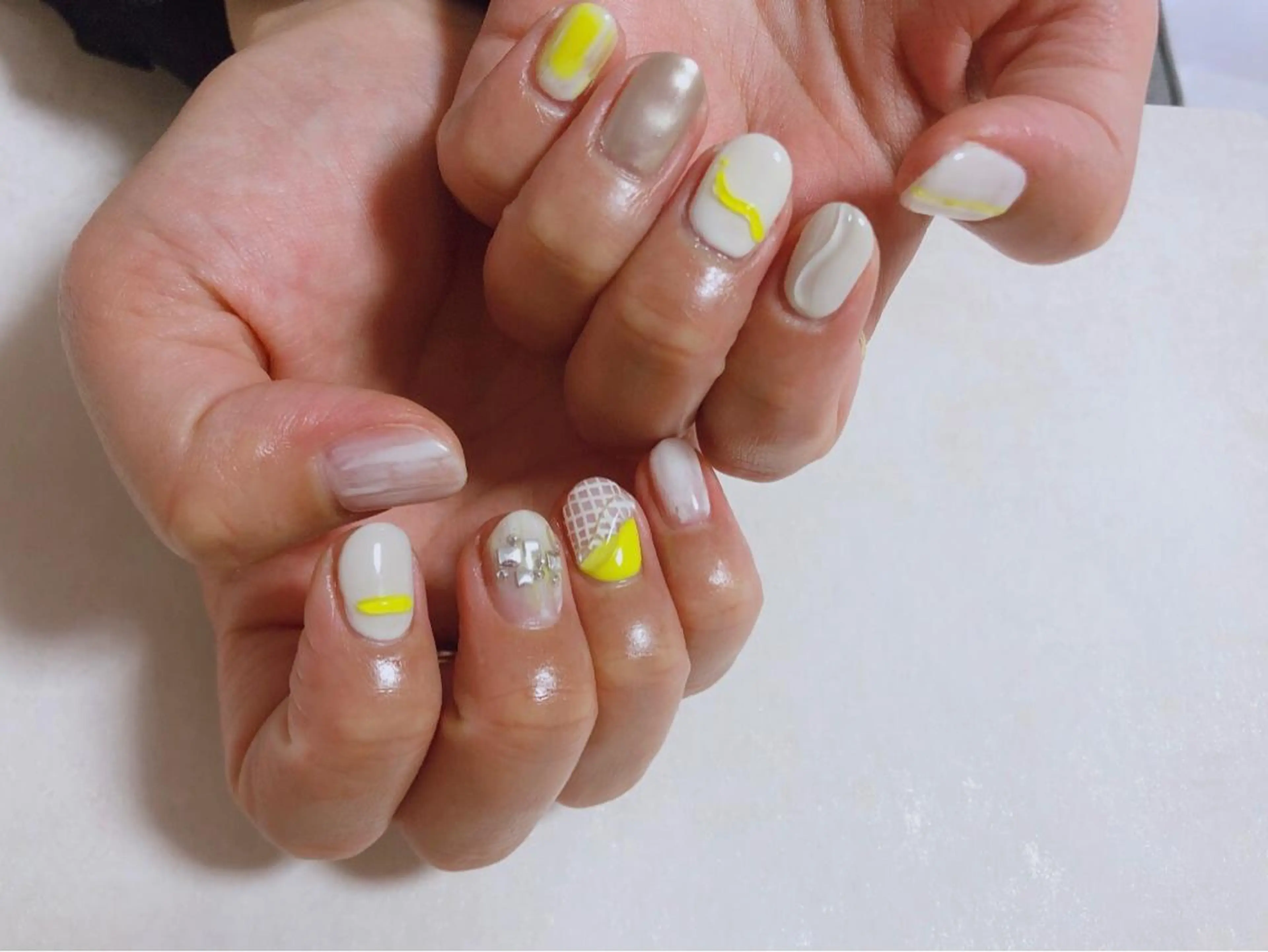 ネイル 桜ネイル フレンチネイル ジェルネイル ガラスフレンチ 韓国ネイル ハンドネイル kiki nail 二子玉川のネイルデザイン