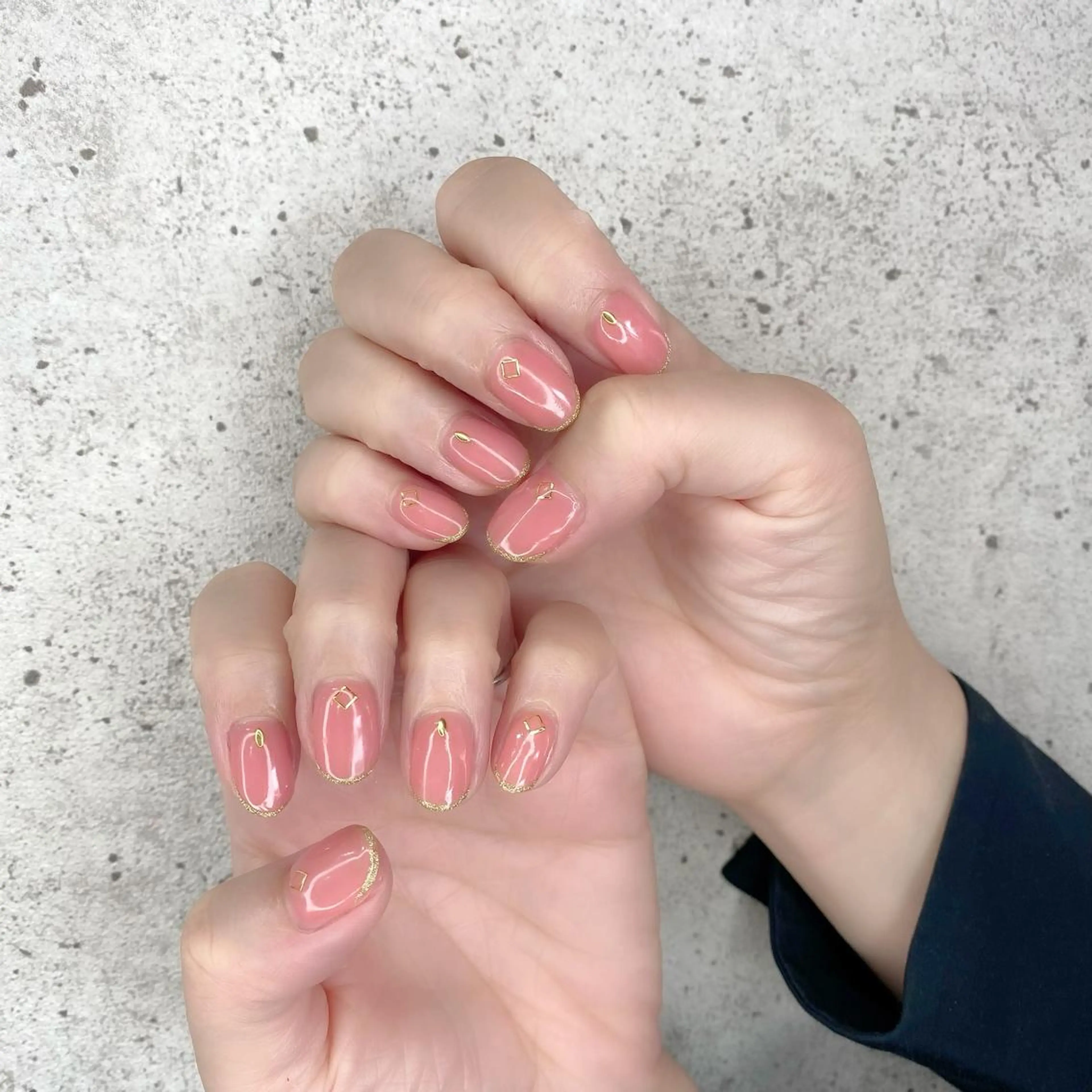 ミディアム カラー パーマ ヘアアレンジ メンズ キッズ ネイル マツエク・マツパ アイブロウ 眉カラー 入学式 卒業式のヘアスタイル 入学式 ゴールド ハンドネイル Salon Kのネイルデザイン