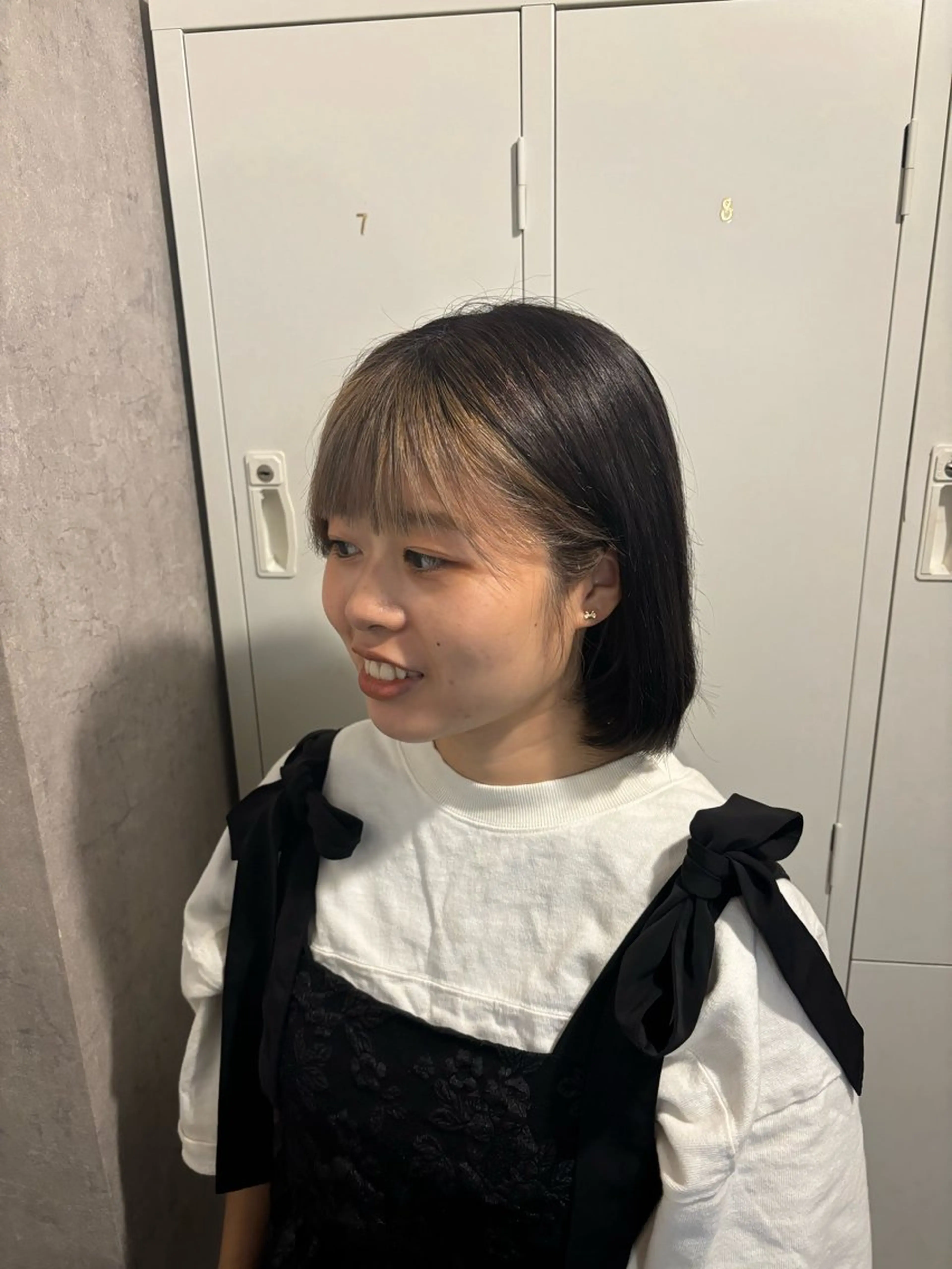 カラー ミストバング ベージュカラー ブリーチ ディープラベンダー  フェイスフレーミング 石原 望来のヘアスタイル