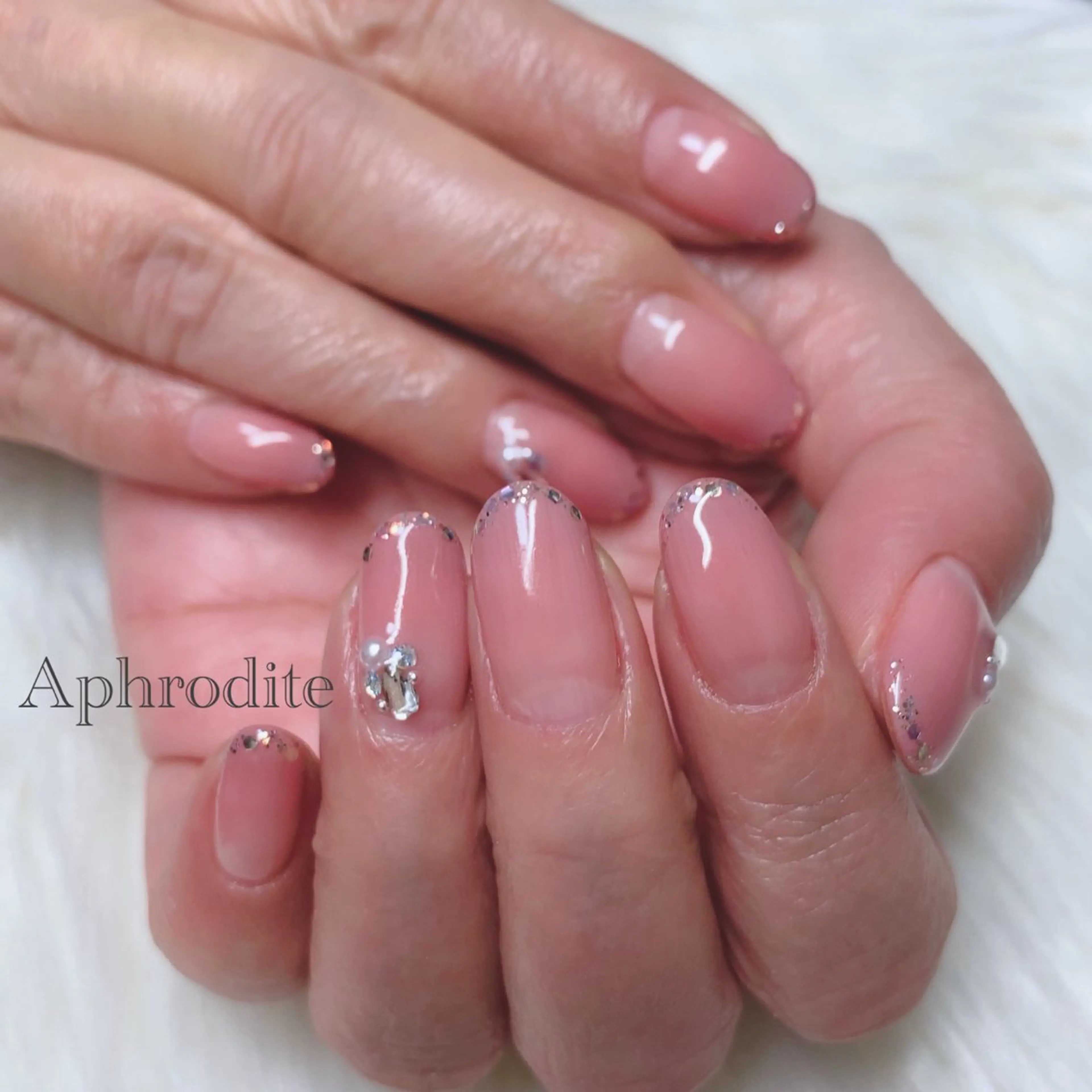 ネイル Aphrodite パラジェル認定サロンのネイルデザイン