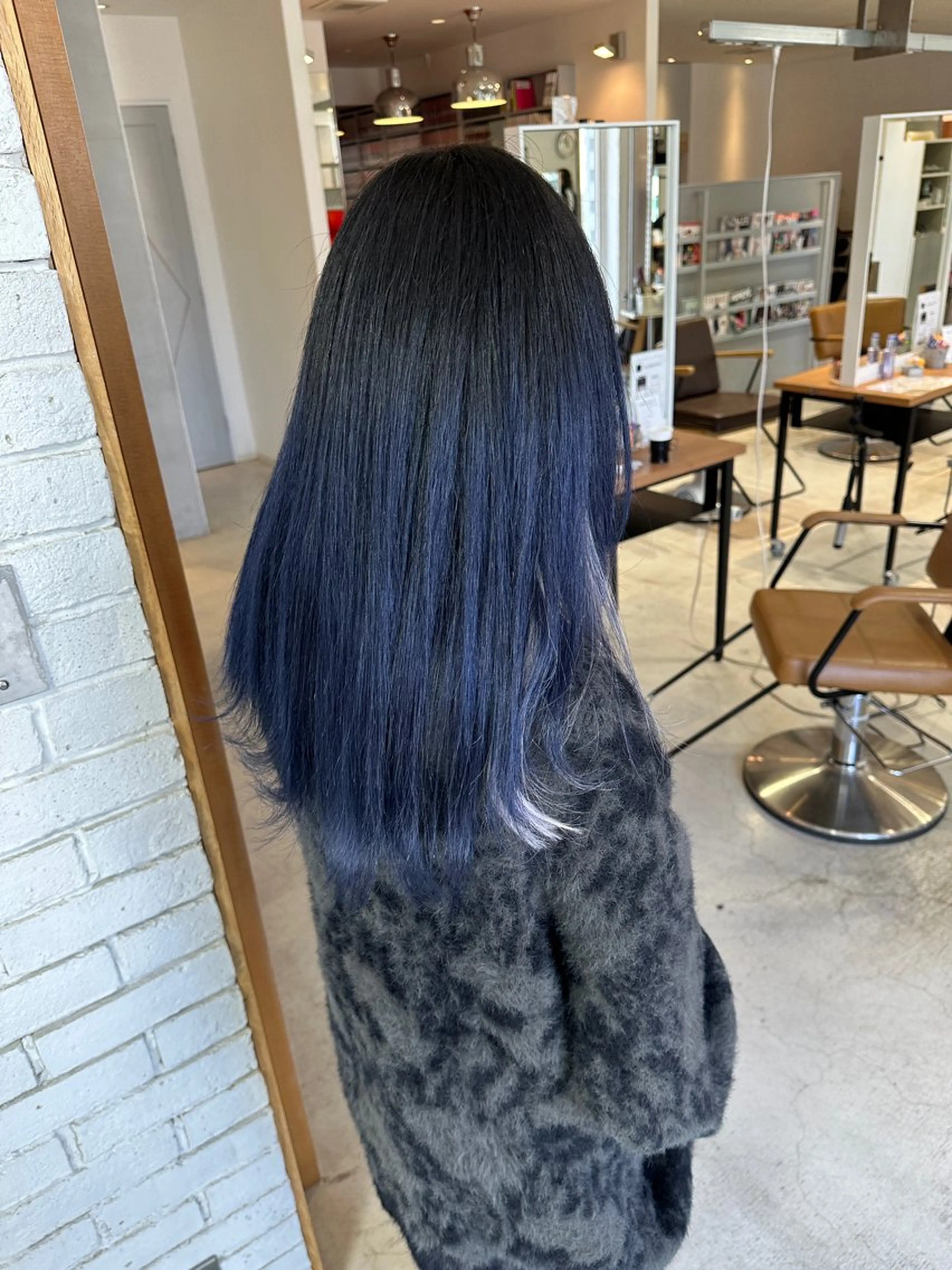 セミロング カラー ベージュカラー 黒髪 ブリーチ ブルーカラー ブルーブラック レイヤーブリーチ特化 ホワイト専門/岸のヘアスタイル