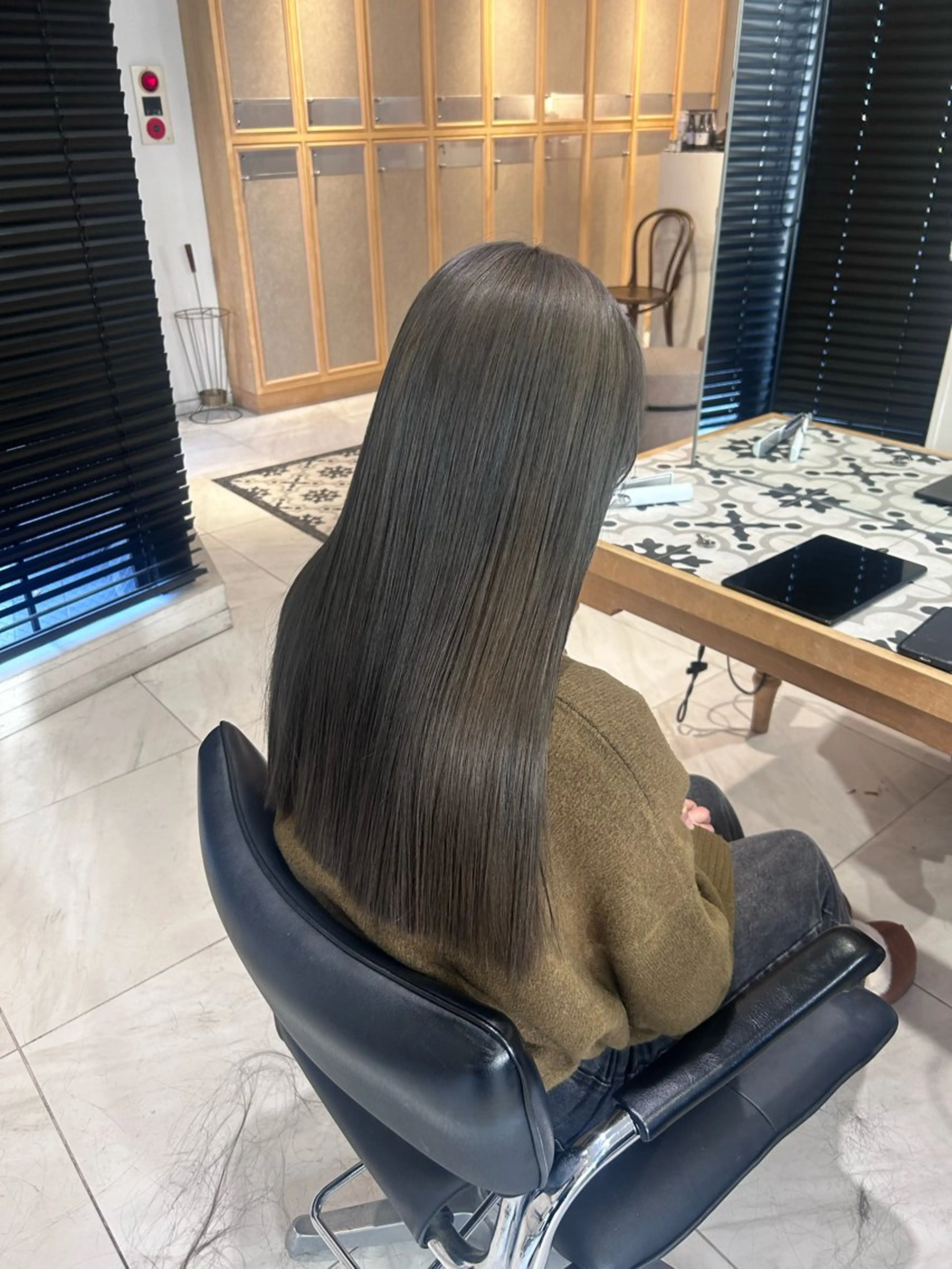 ロング カラー レイヤー小顔ショート 吉田ジョウのヘアスタイル