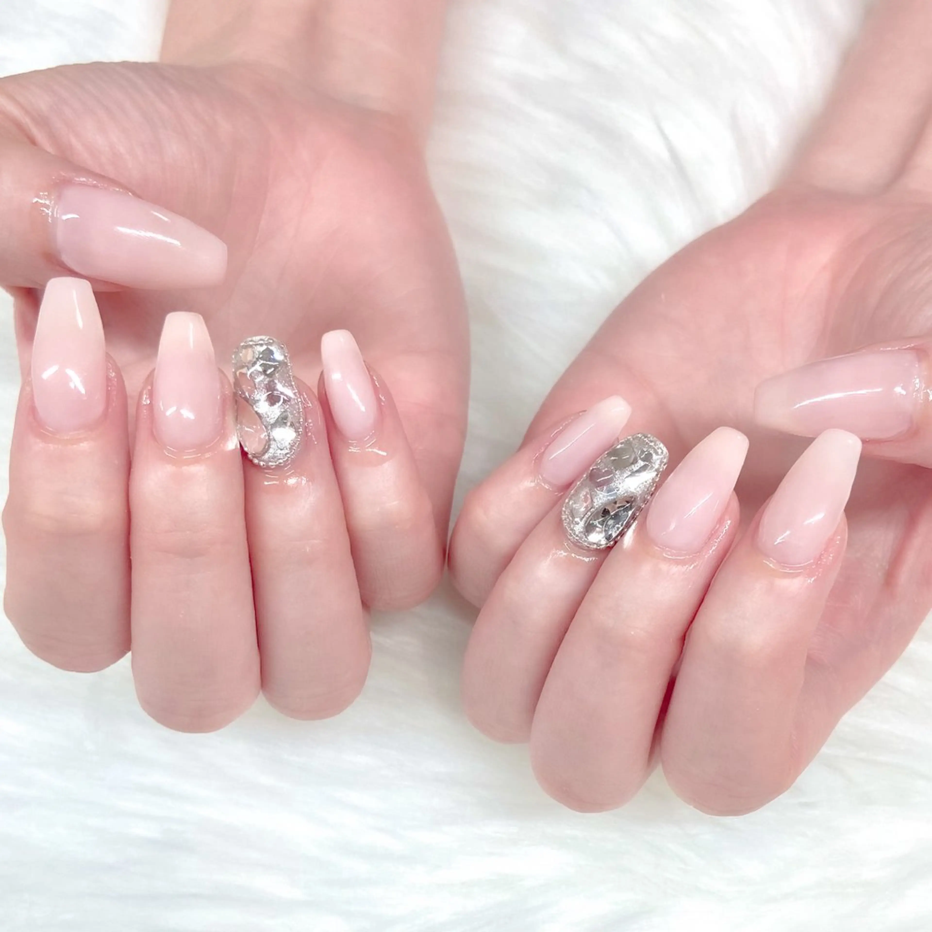 ネイル キラキラネイル ピンク ワンホンネイル ハンドネイル べルミエール sakiのネイルデザイン