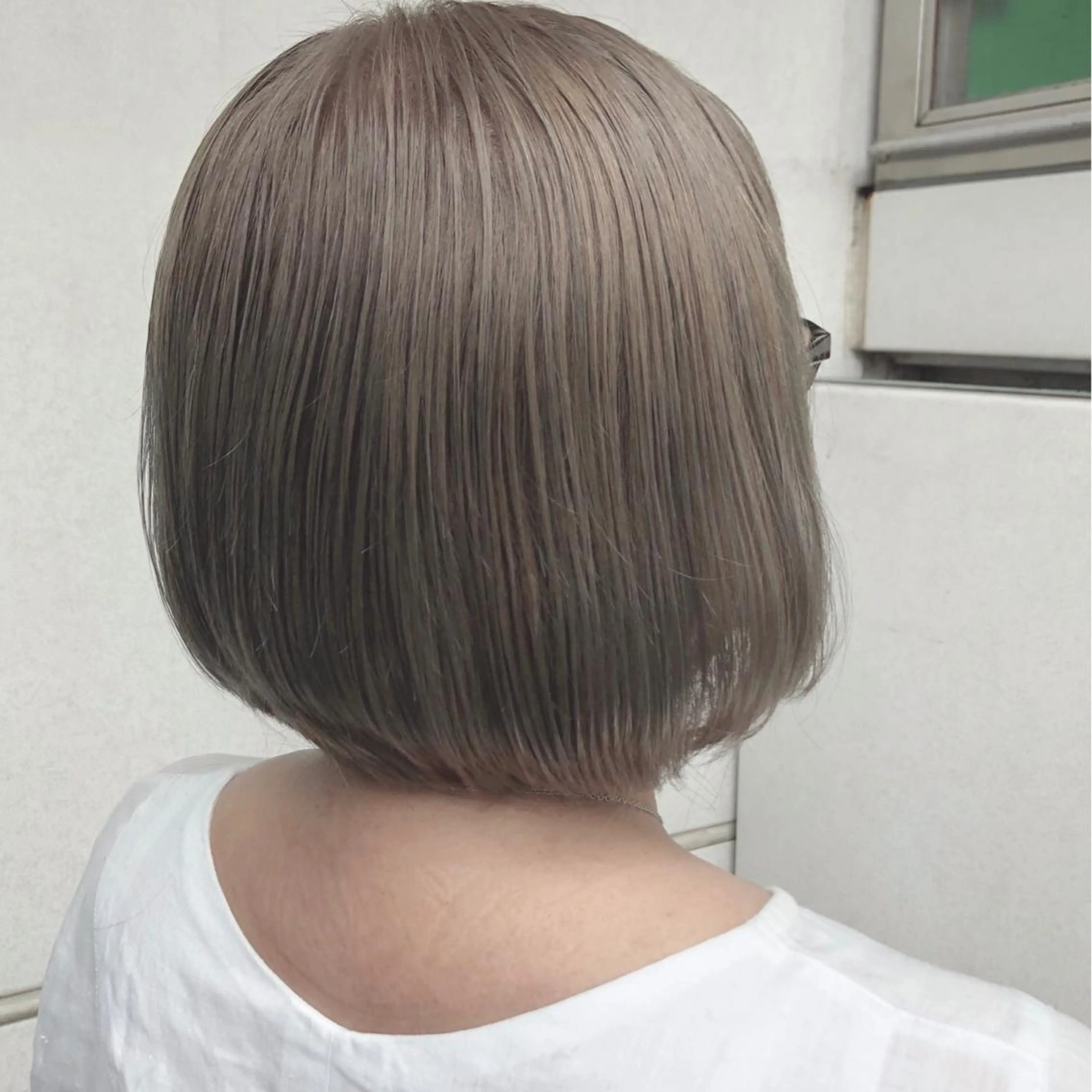 ショート カラー ブリーチ グレージュ ミルクティーグレージュ ヘアカラー La fith hair ponte所属・🔥ハイトーン🔥 🌈柴田尚貴🌈のヘアスタイル