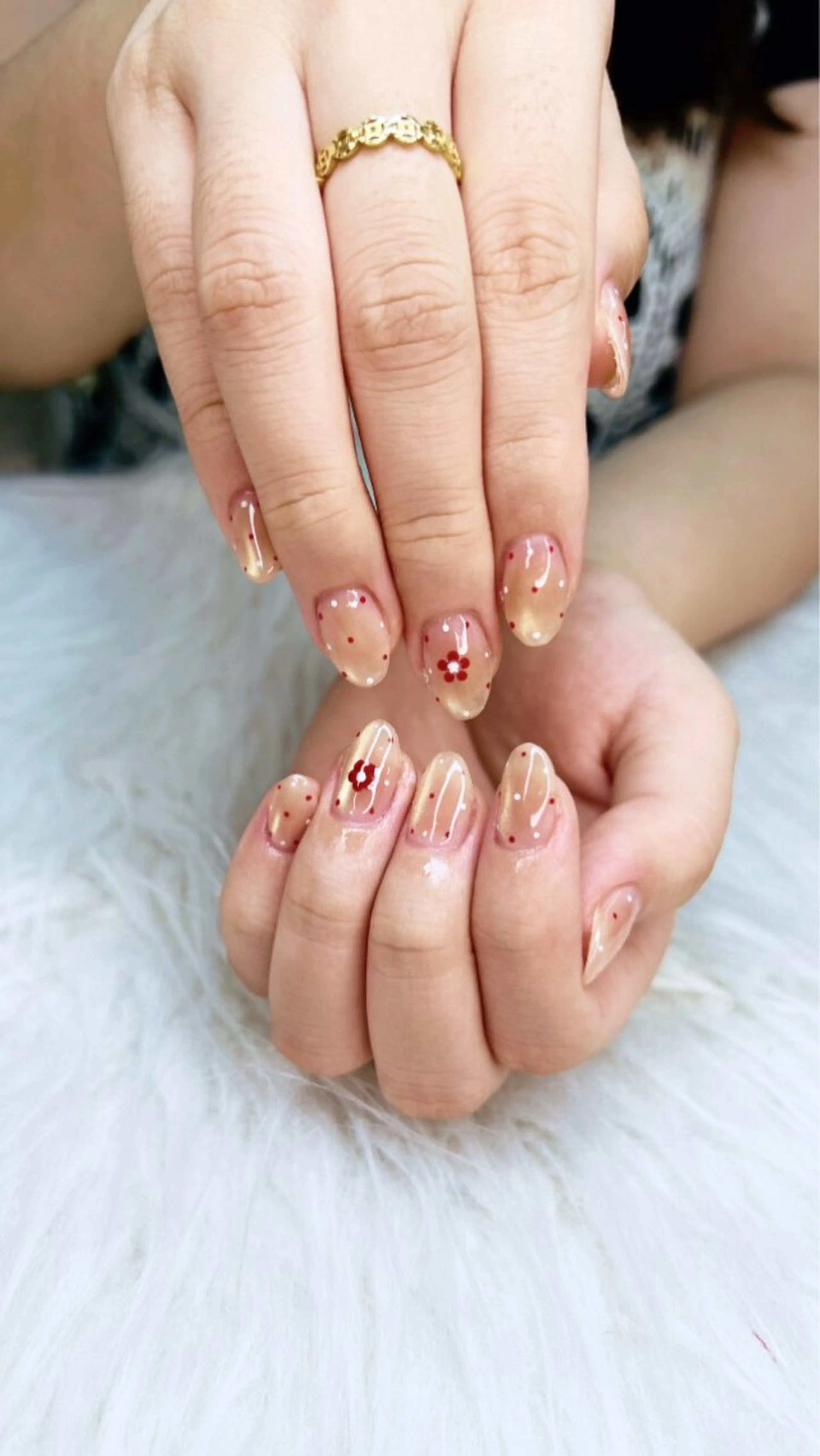 ネイル ドット マグネットネイル シンプルネイル salon GOLD フォンのネイルデザイン