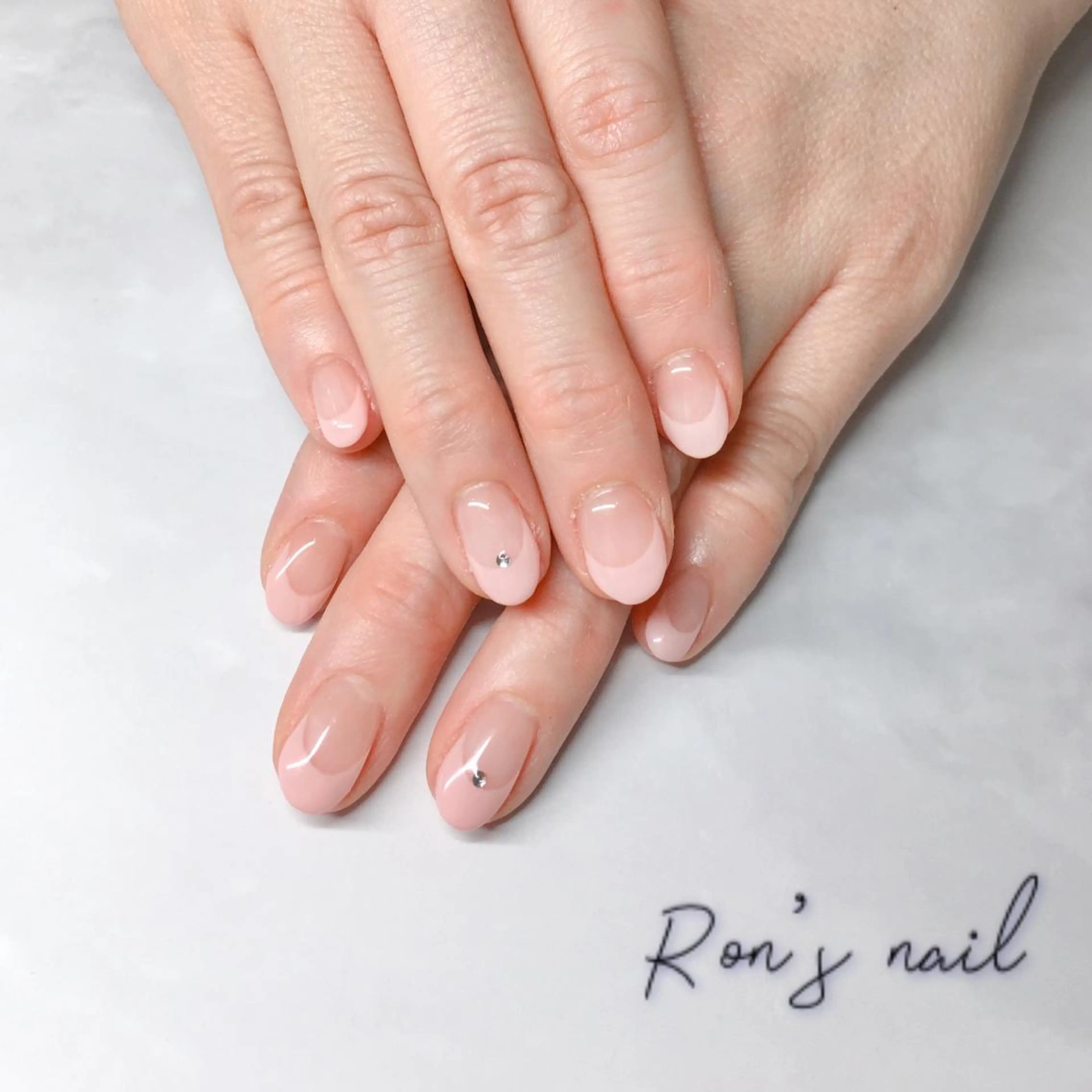 ネイル フレンチネイル ストーンネイル Ron's nail 仙田のネイルデザイン