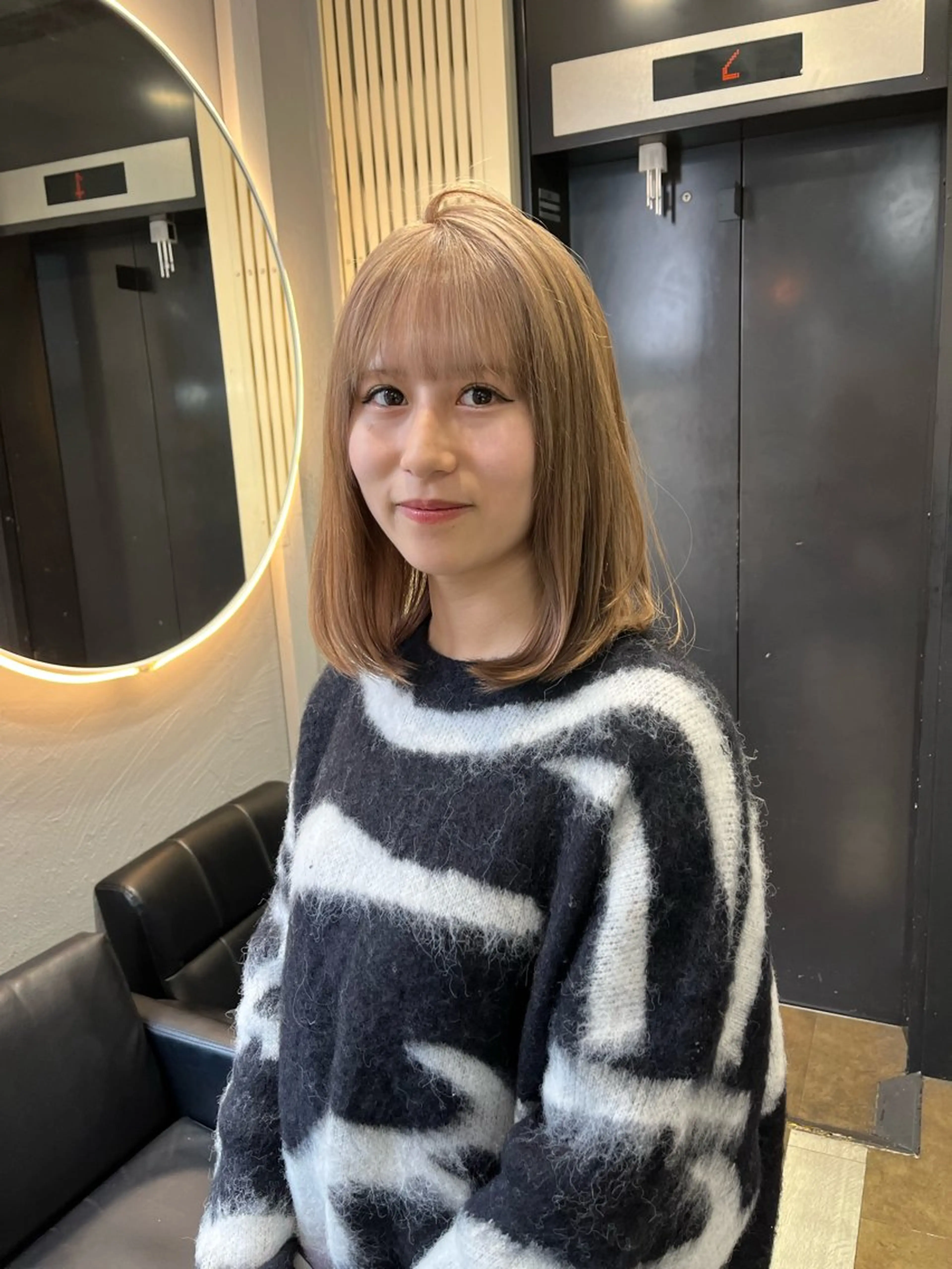 ミディアム カラー dao/ミルクティー /ブラウン/ブロンドのヘアスタイル