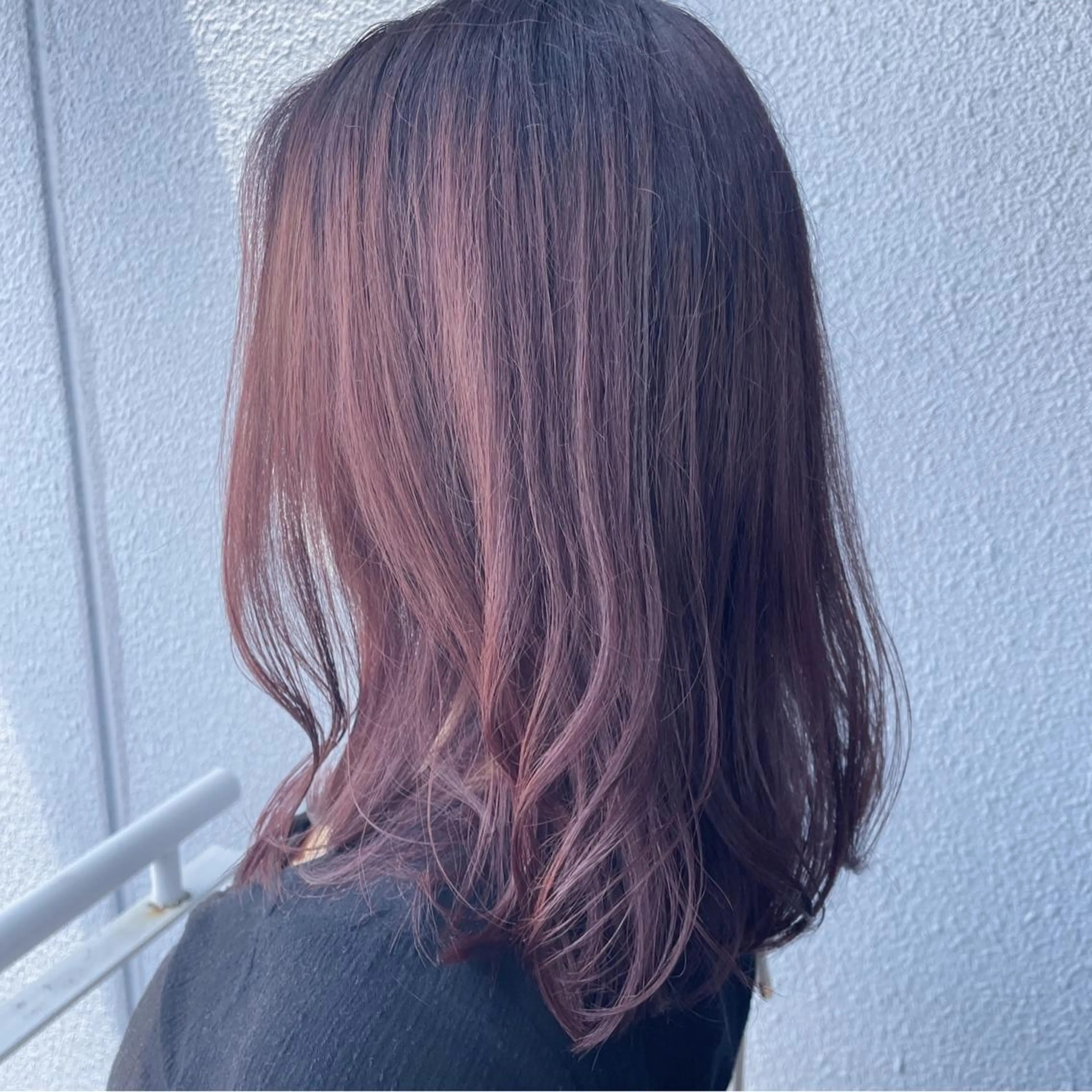 セミロング カラー ヘアアレンジ ブリーチ グラデーションカラー ブリーチなしカラー カット ヘアカラー トリートメント なつき/艶ピンク/ girly hairのヘアスタイル