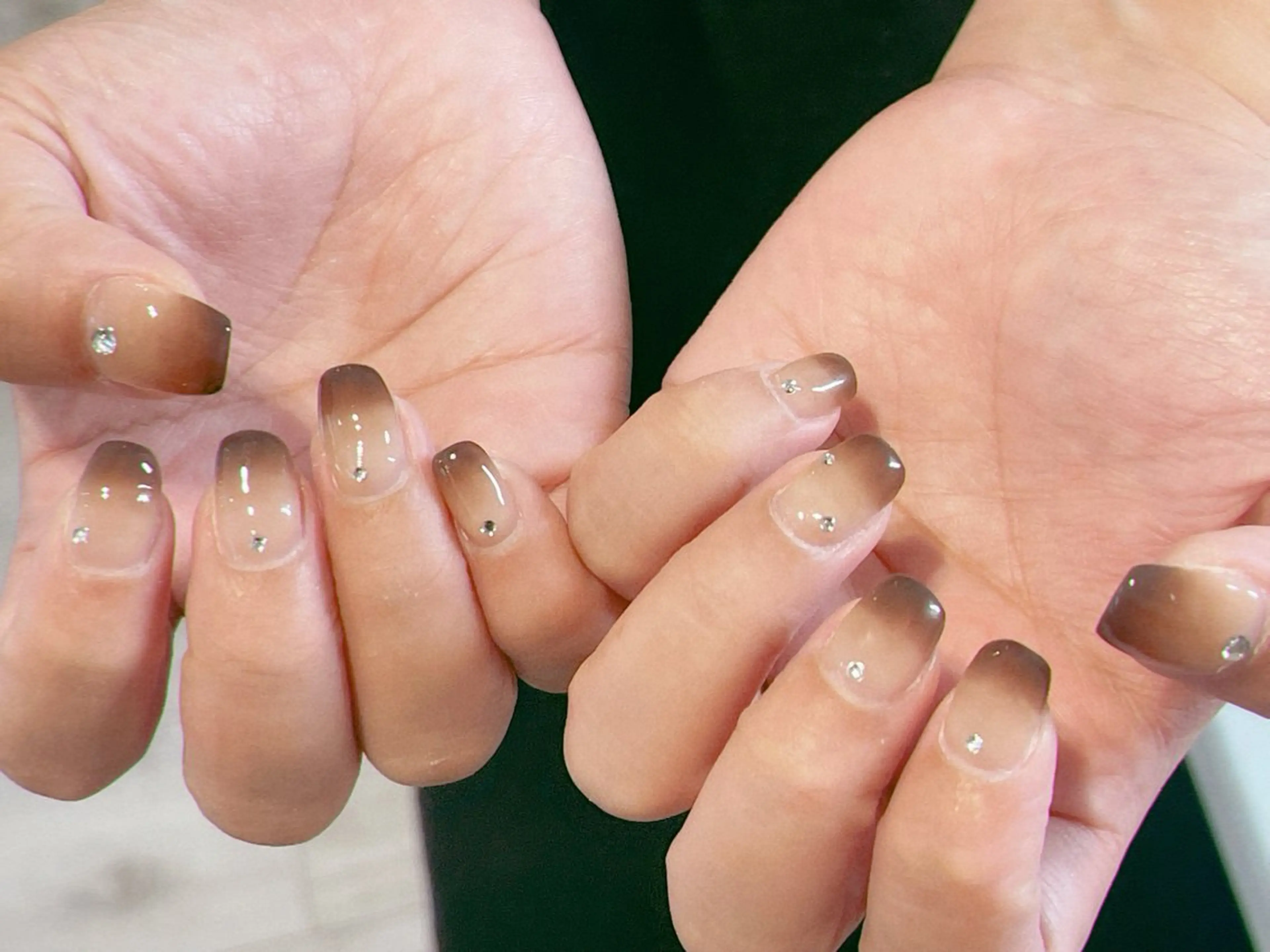 ネイル ストーンネイル ハンドネイル i. ayakaのネイルデザイン