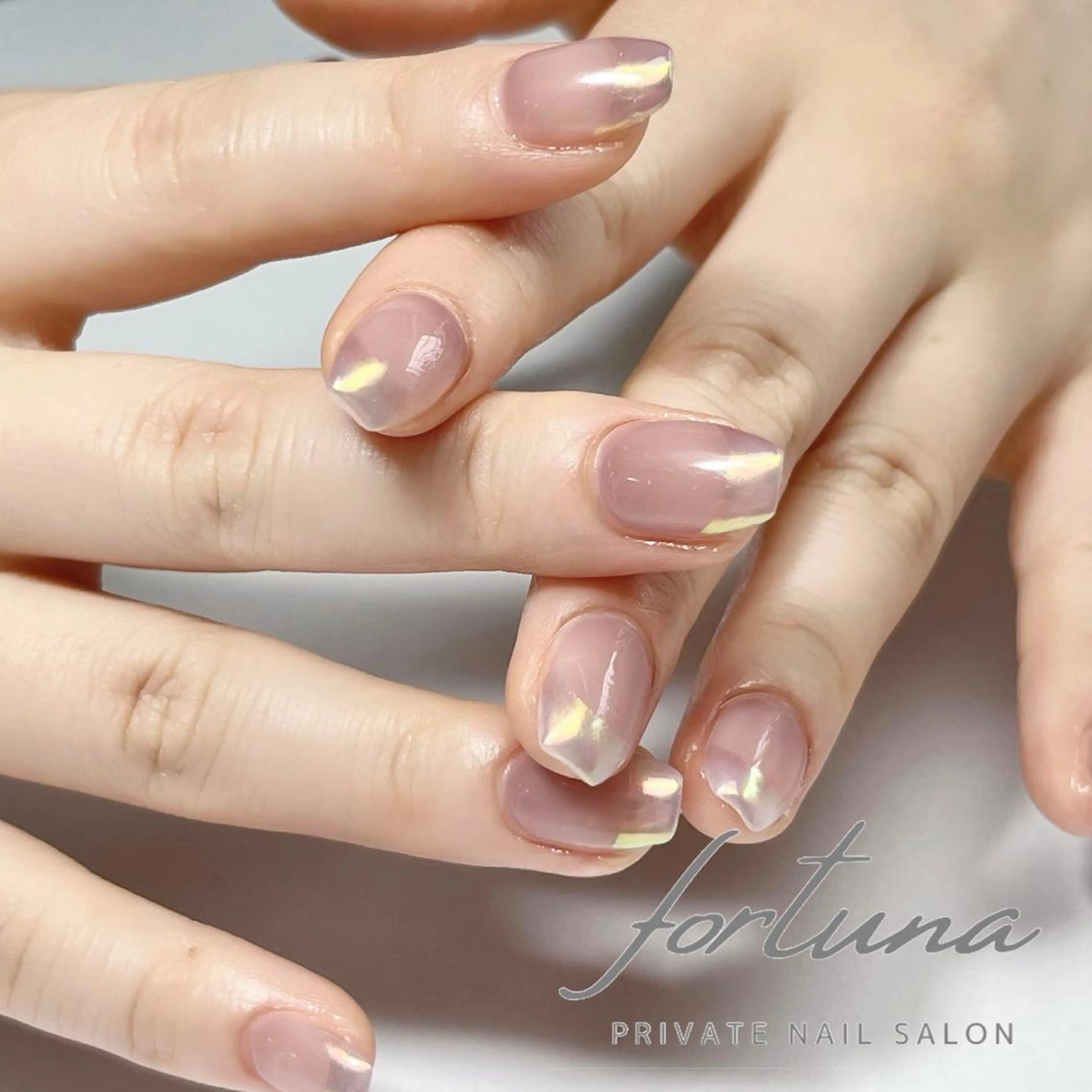 ネイル オーロラネイル フレンチネイル ハンドネイル fortuna 武藤裕美のネイルデザイン