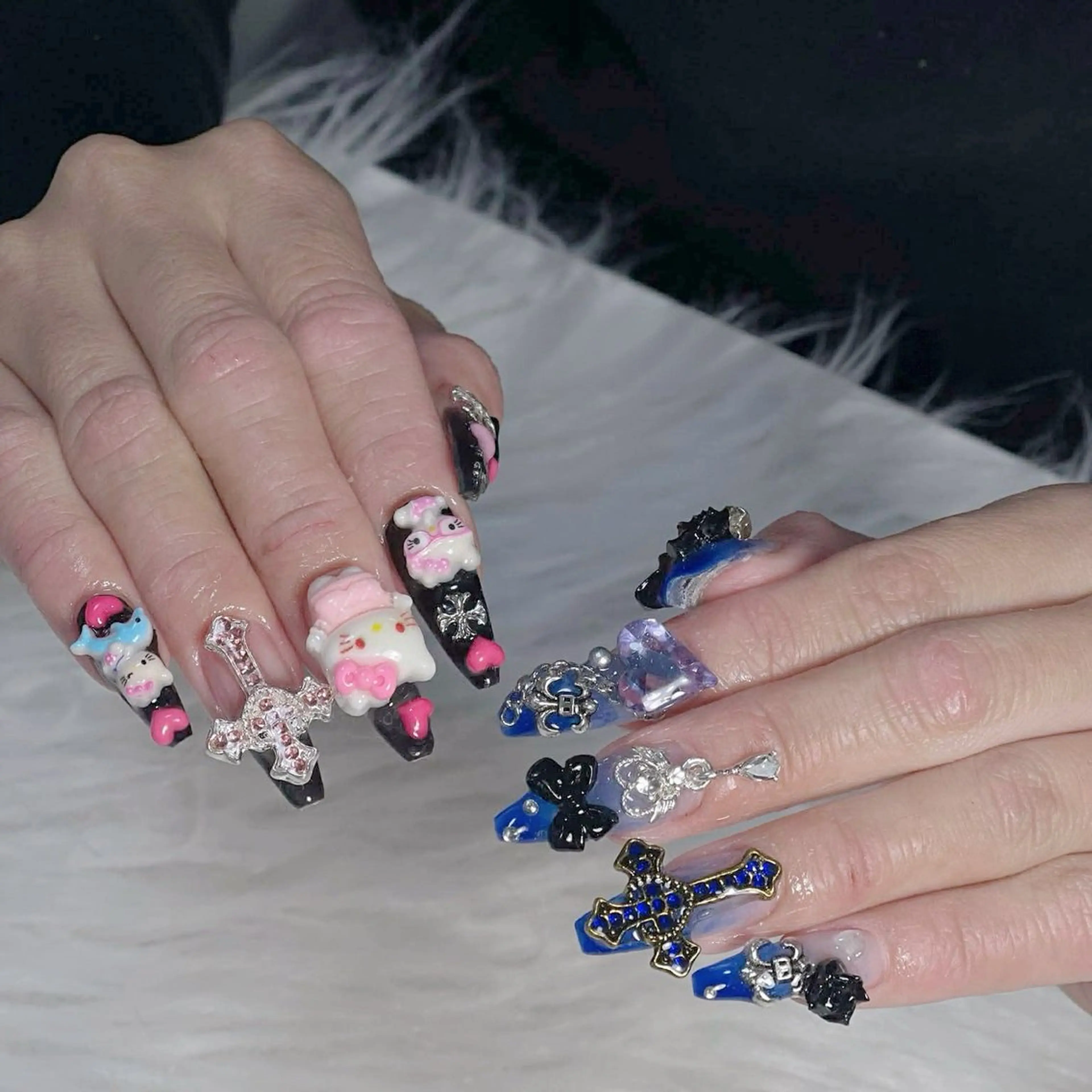 ネイル チークネイル フレンチネイル ガラスフレンチ グラデーション キラキラネイル ハンドネイル LilyLala Nailsalonのネイルデザイン