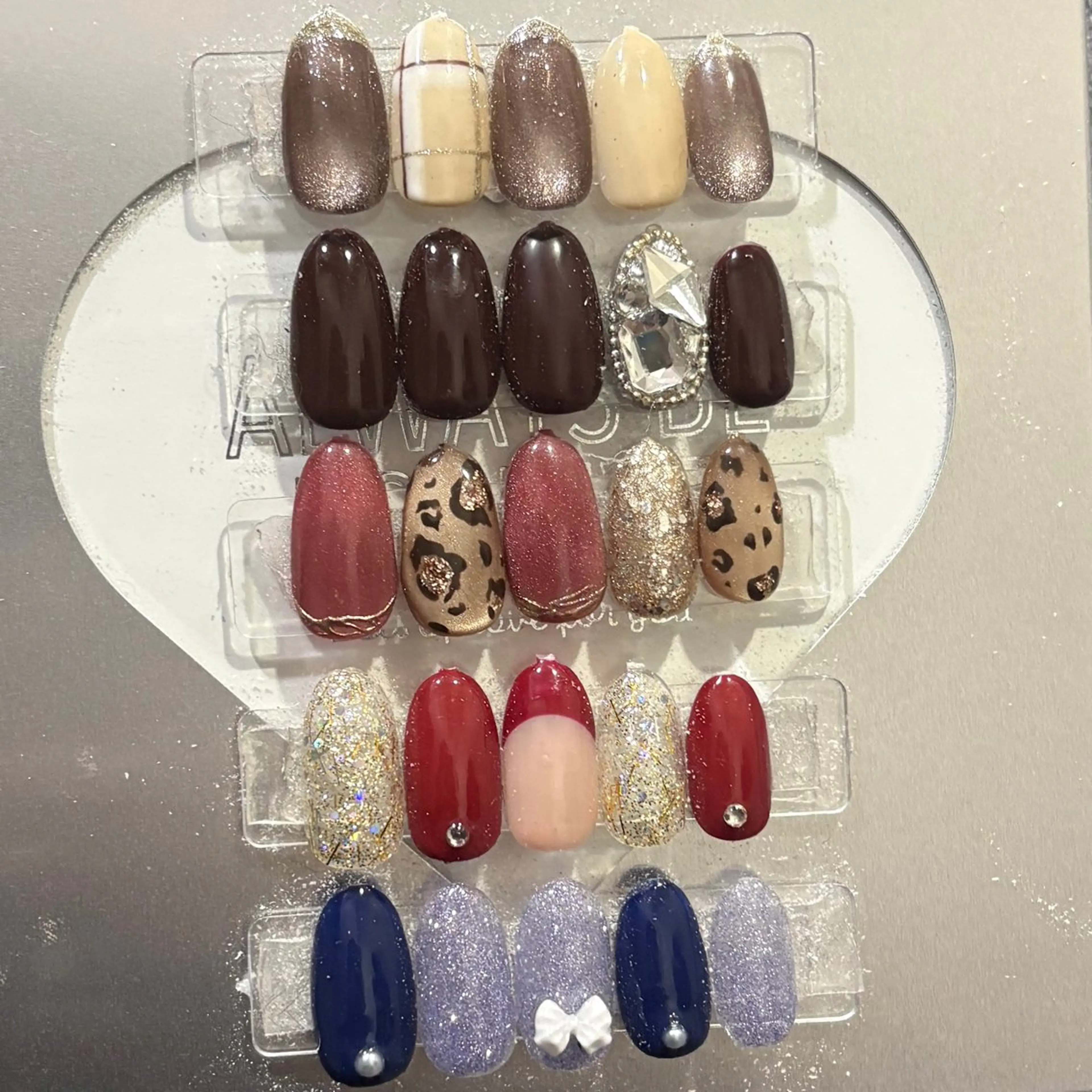 ネイル ハンドネイル LAVISH manaのネイルデザイン