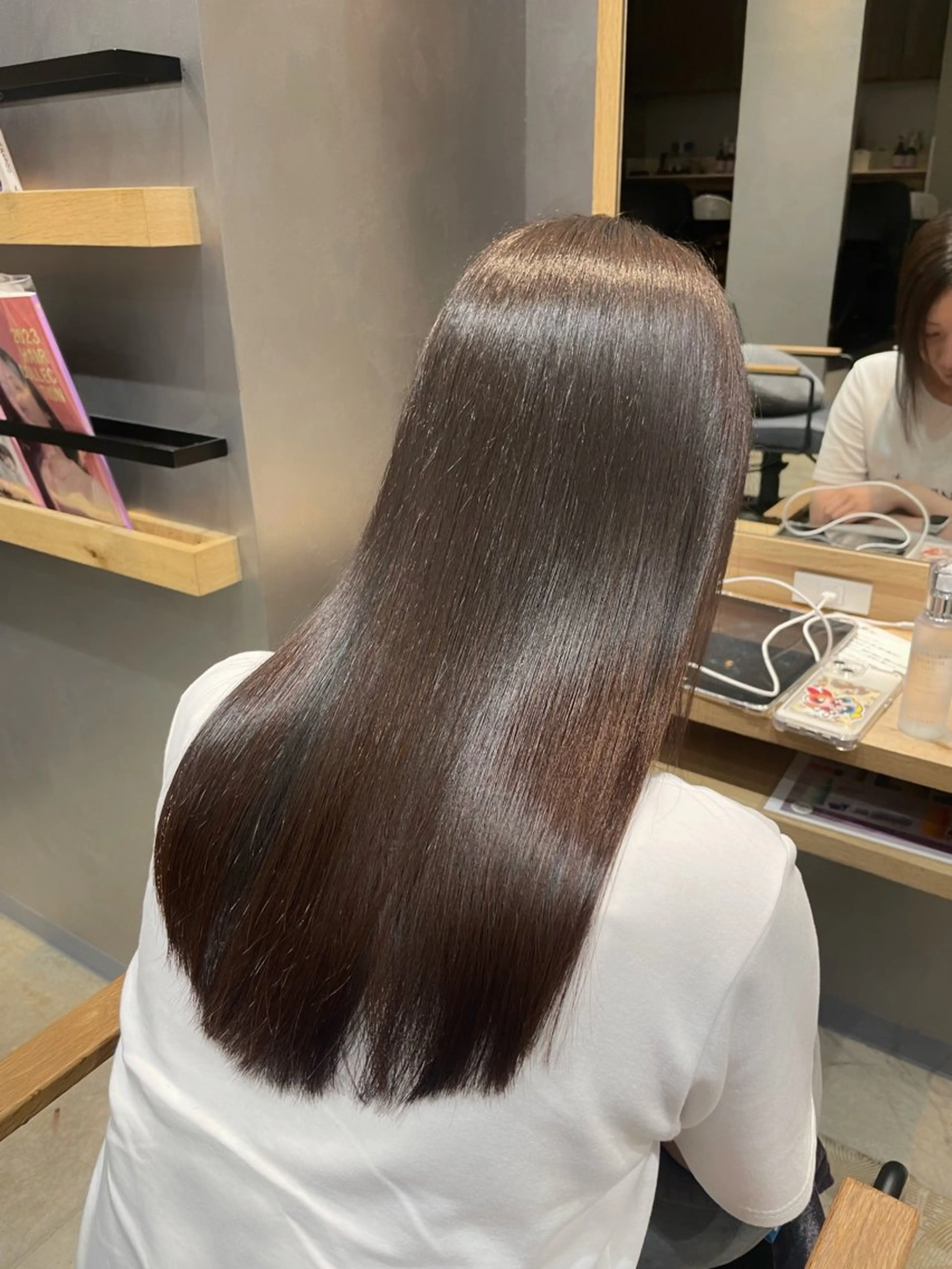 【土日限定】ダメージを最小限に抑えたホリスティックカラーと似合わせカット🌟16,500円→2,500円‼️の写真