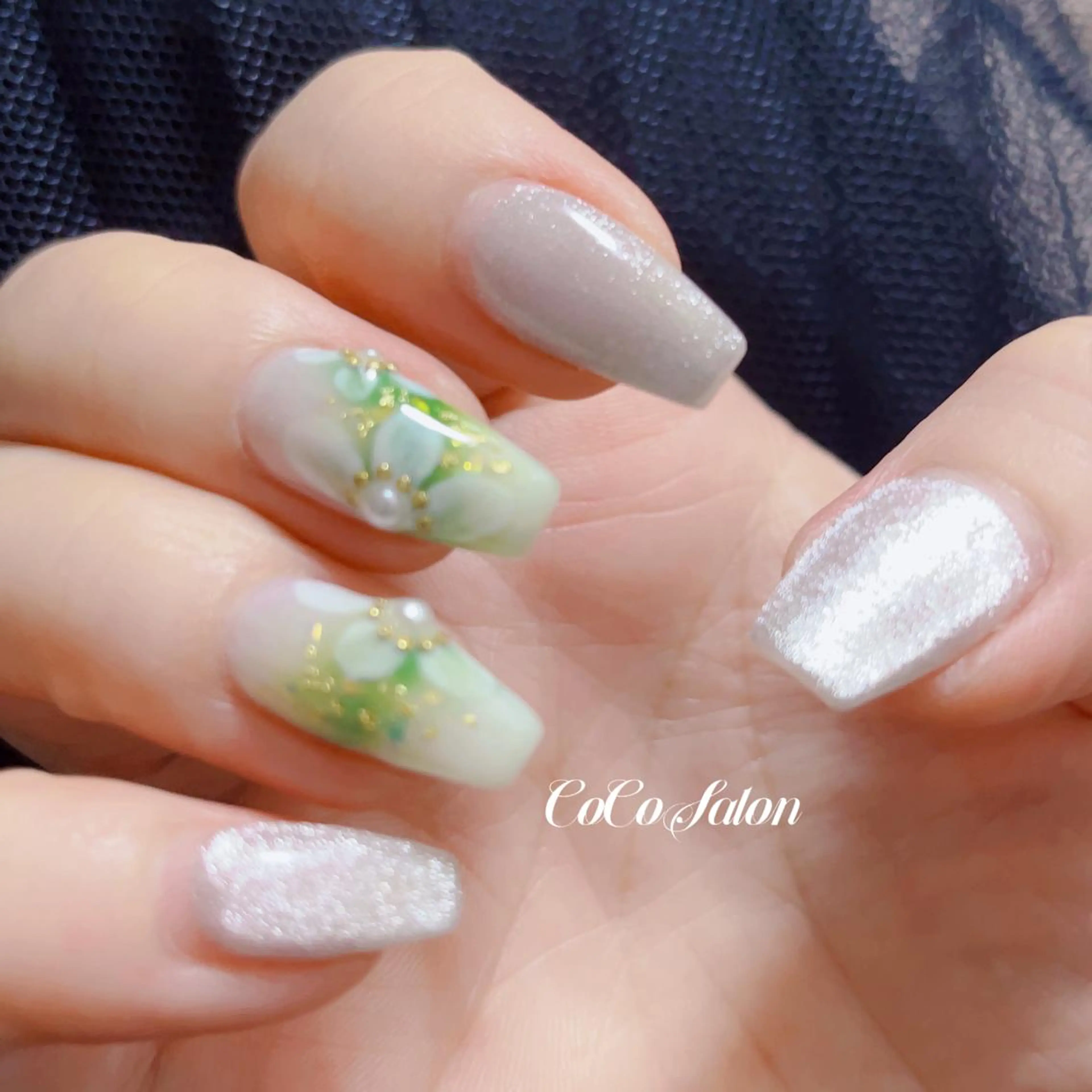 ネイル フラワーネイル キラキラネイル マグネットネイル 夏ネイル ハンドネイル CoCoSalon ネイル/まつ毛予約のネイルデザイン