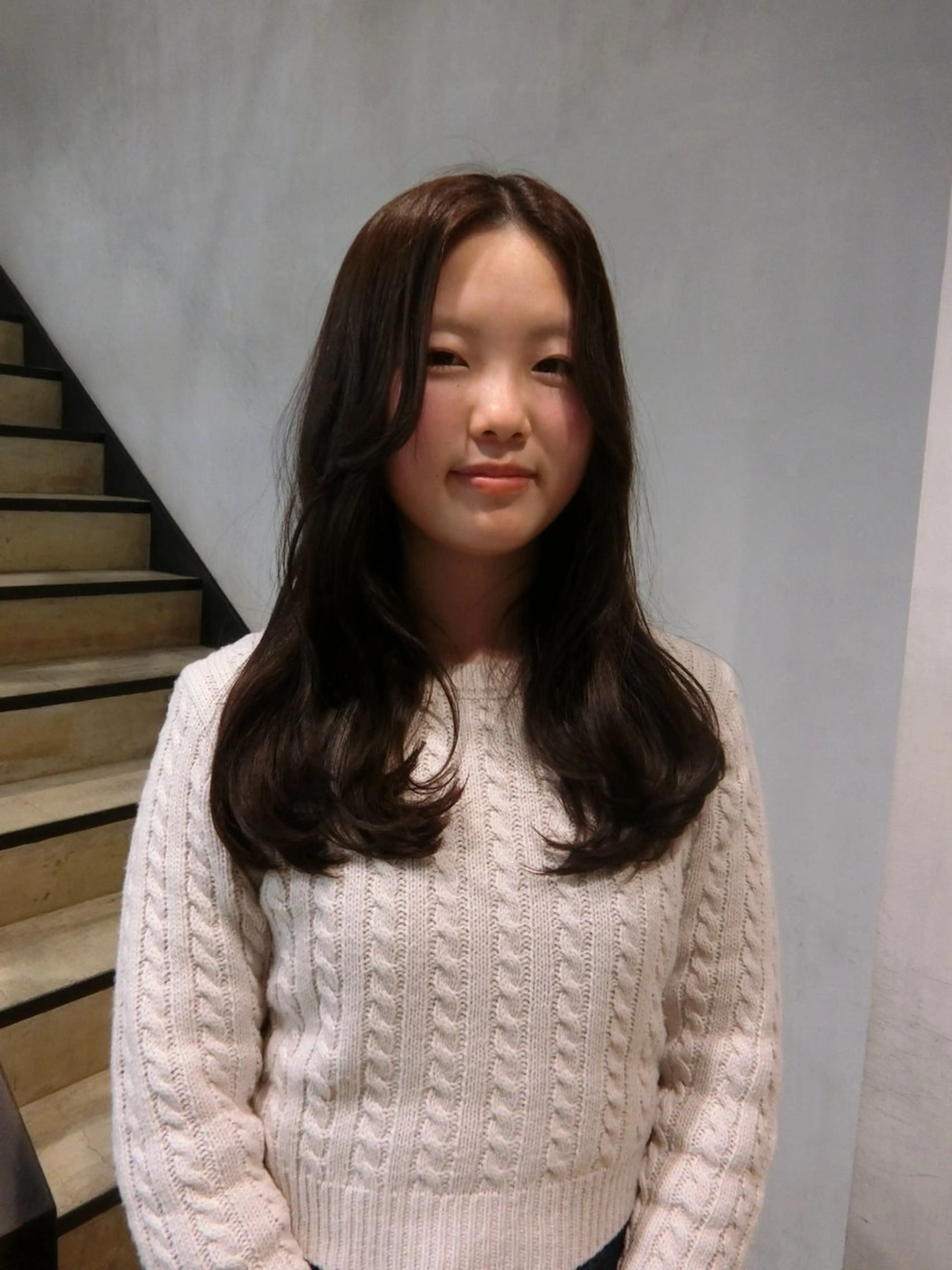 セミロング iroha/ レイヤーカットモデルのヘアスタイル