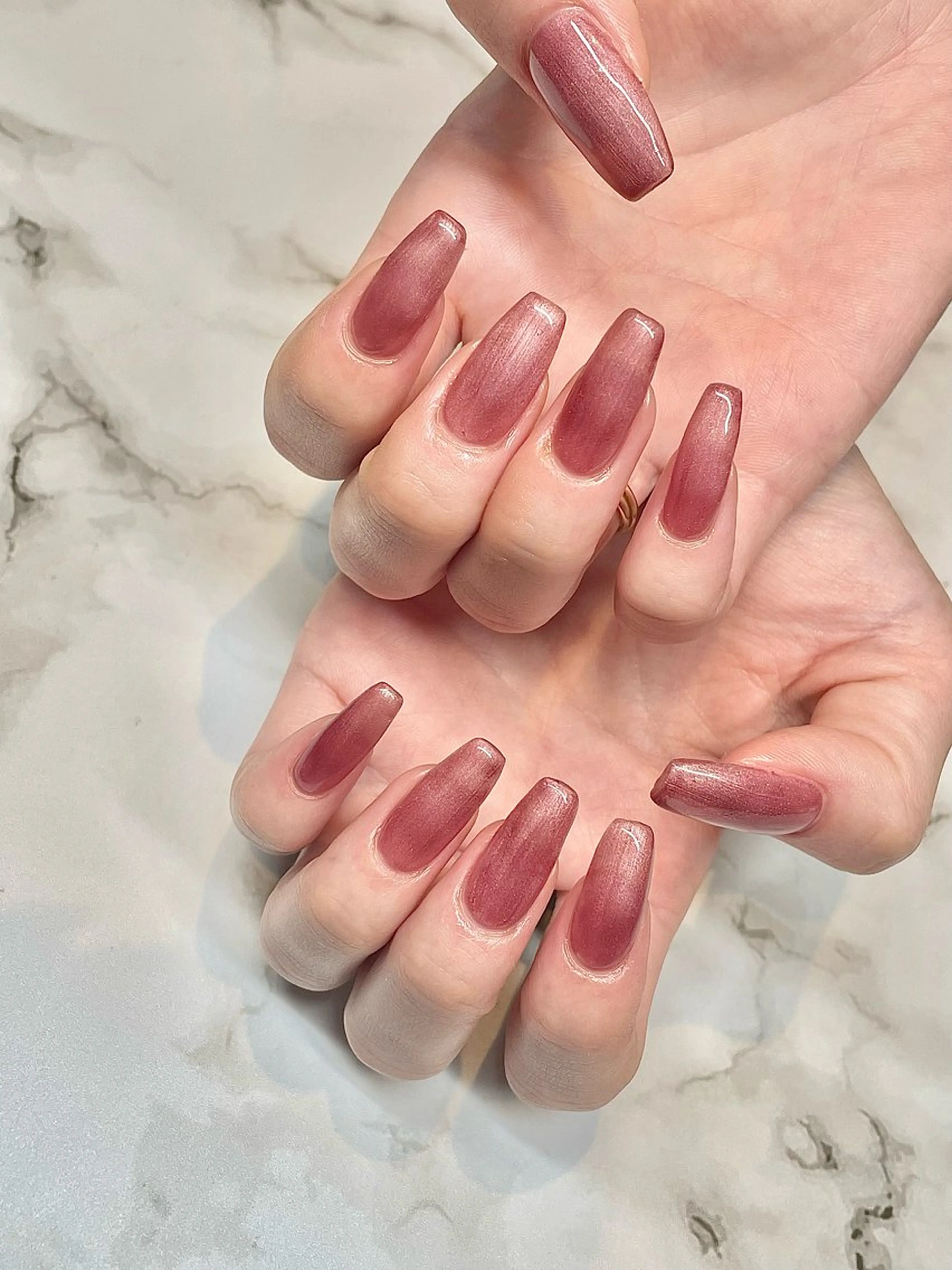 ネイル フラッシュネイル フットネイル ジェルネイル ラメ(グリッター) ラメグラデーション bea  merci所属・beamerci🌼 SHIORIのネイルデザイン