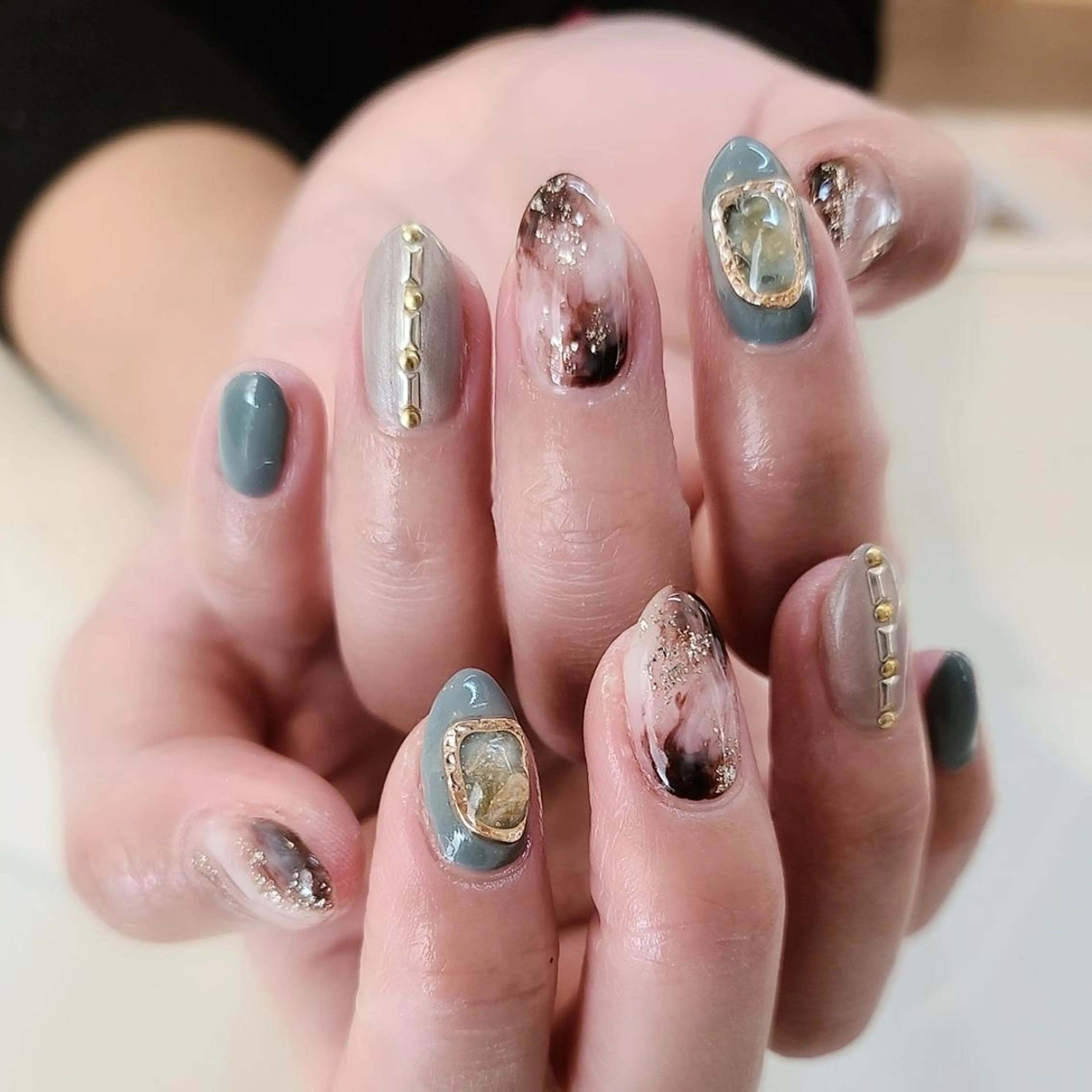 ネイル アートネイル ビーケア自由が丘所属・えみ えみのネイルデザイン