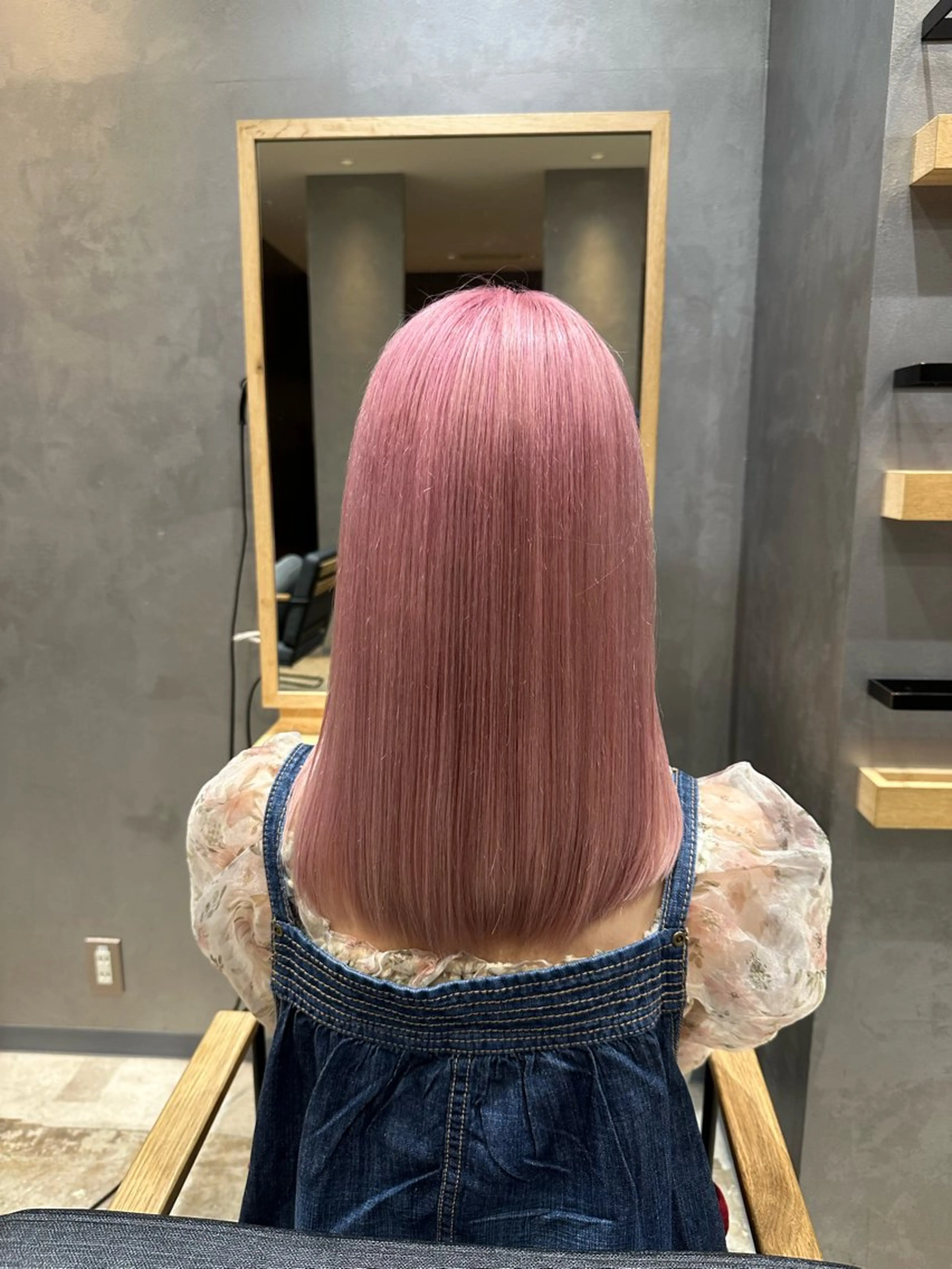 ミディアム カラー ヘアカラー 中川 諒祐のヘアスタイル